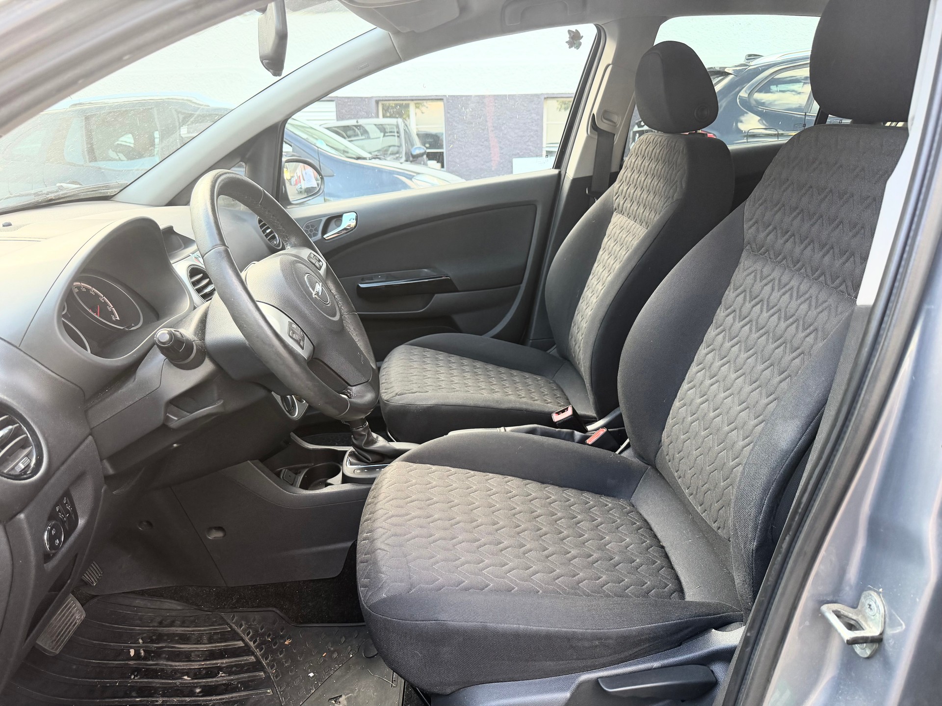 OPEL Corsa 1.4 TP Active Edition Automatic-image-5