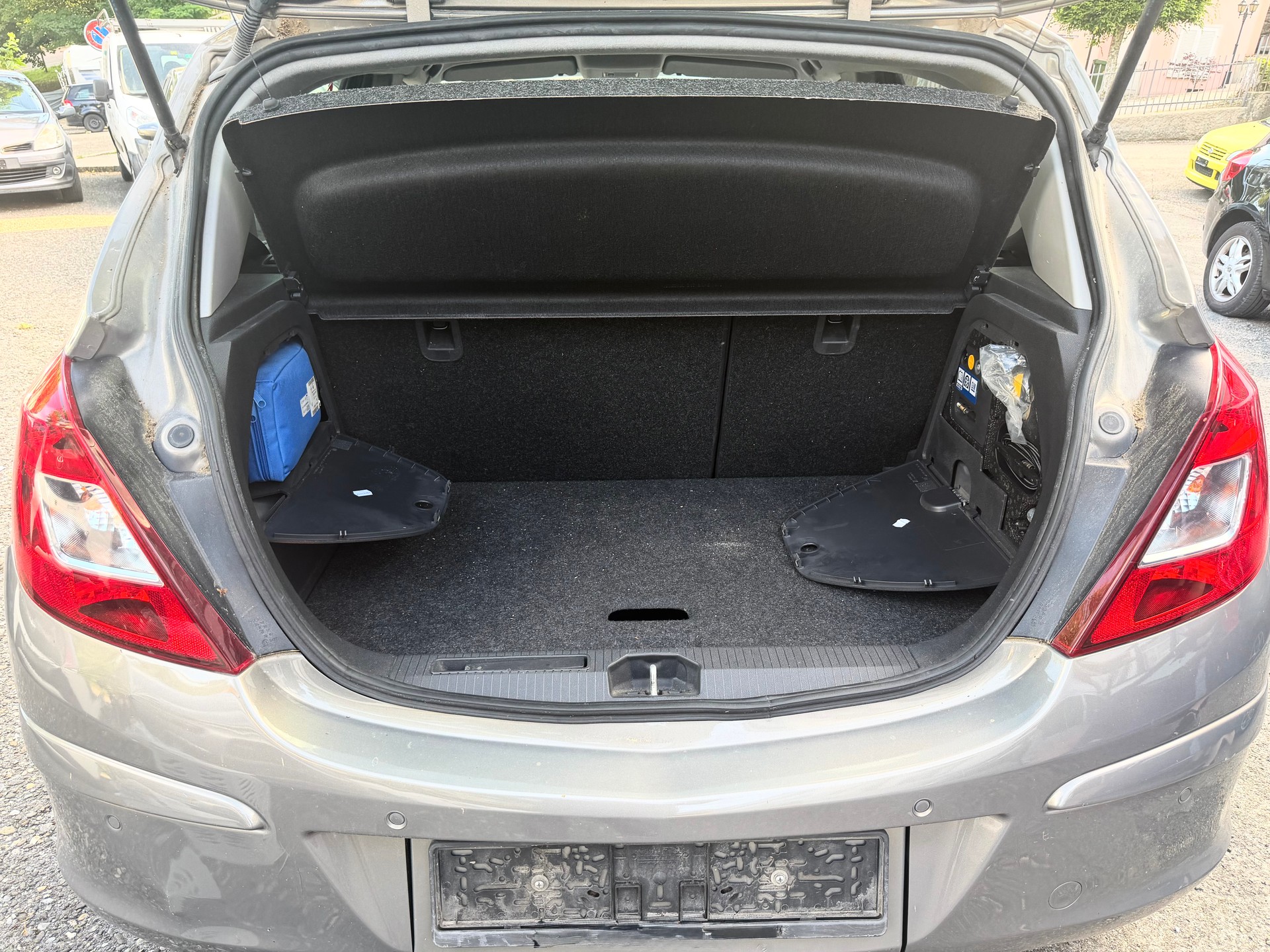 OPEL Corsa 1.4 TP Active Edition Automatic-image-9
