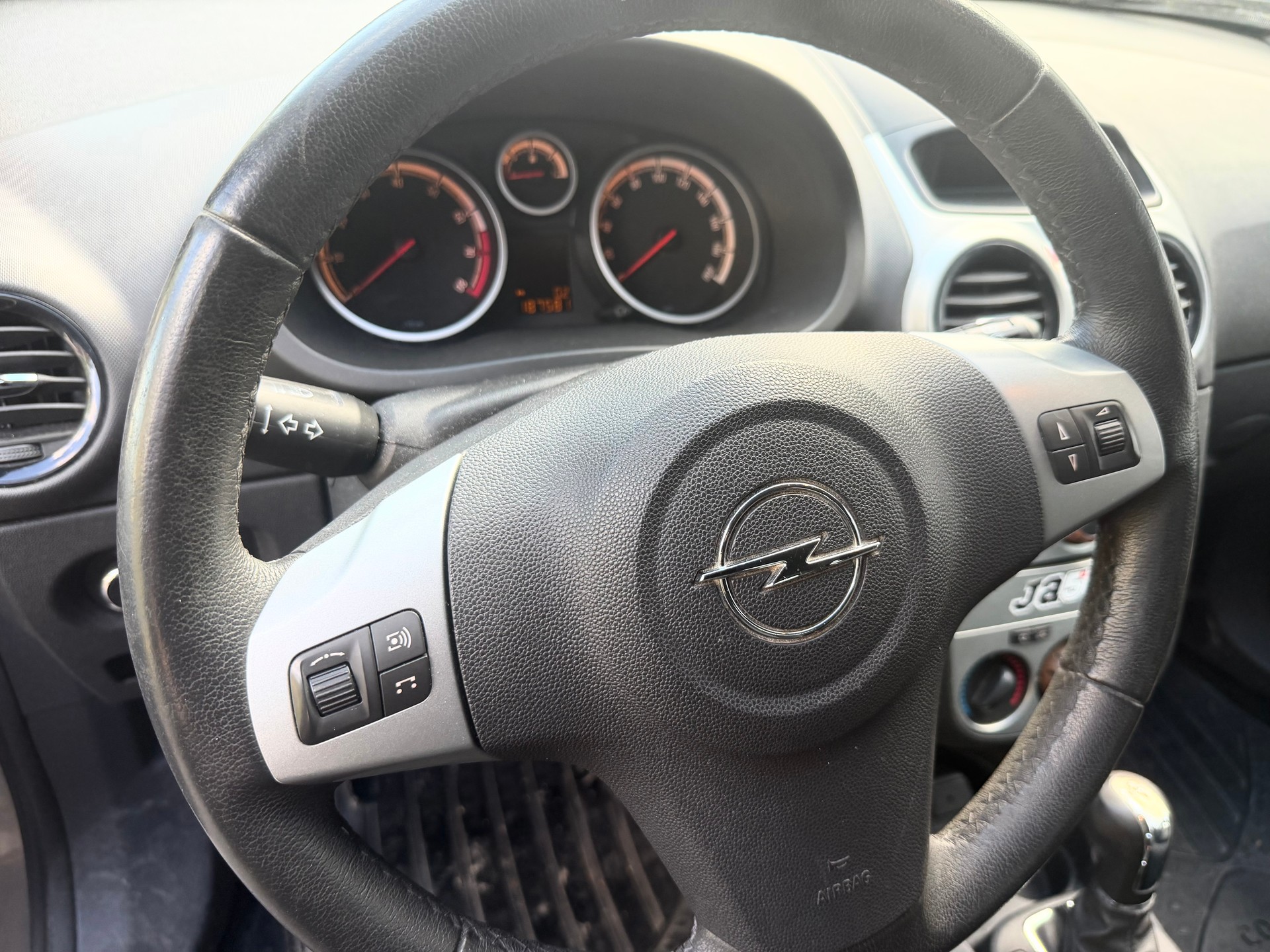 OPEL Corsa 1.4 TP Active Edition Automatic-image-8
