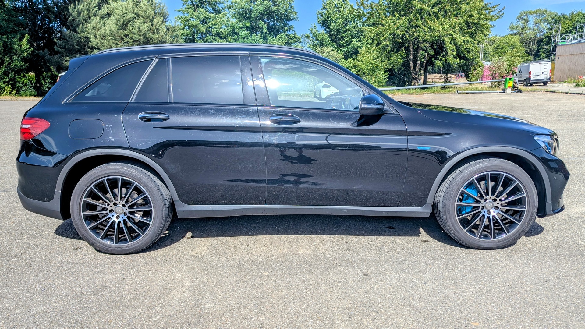MERCEDES-BENZ GLC 350 e AMG Line 4m-image-1