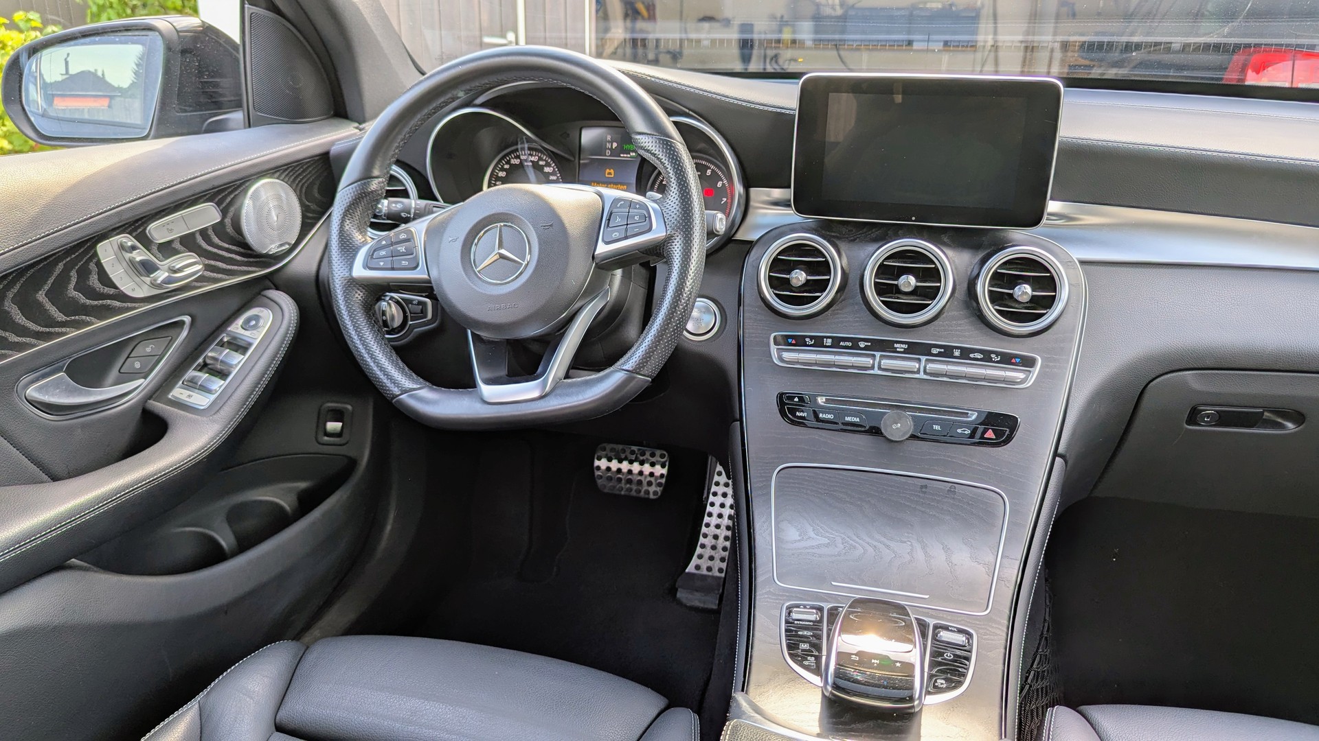 MERCEDES-BENZ GLC 350 e AMG Line 4m-image-4