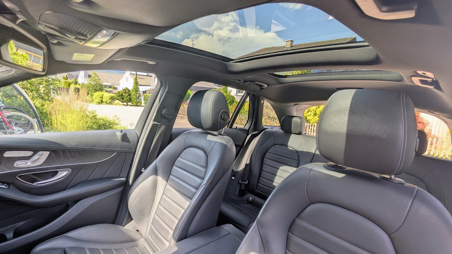 MERCEDES-BENZ GLC 350 e AMG Line 4m-image-5