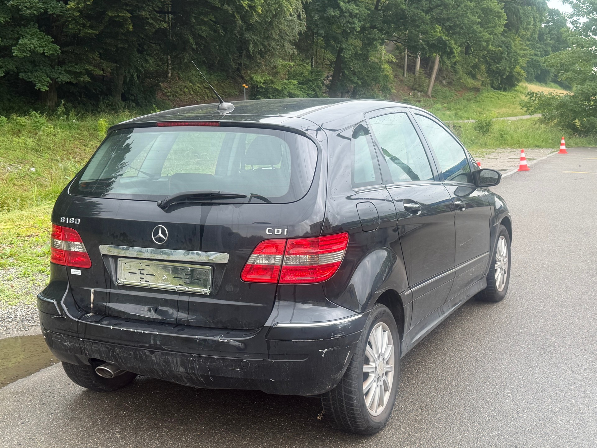 MERCEDES-BENZ B 180 CDI-image-2
