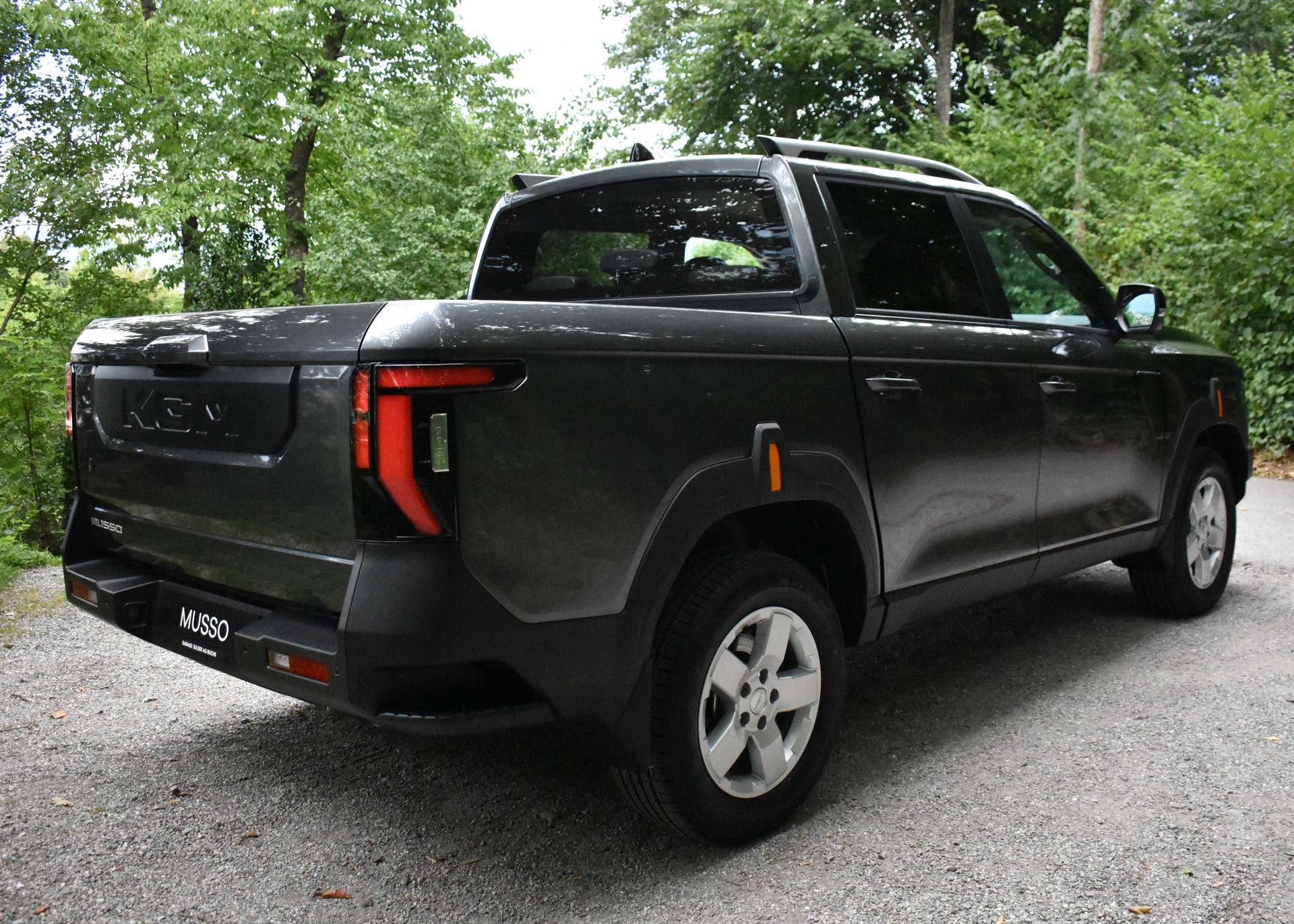 KGM-SsangYong Musso 2.2 Titanium 4WD A-image-2