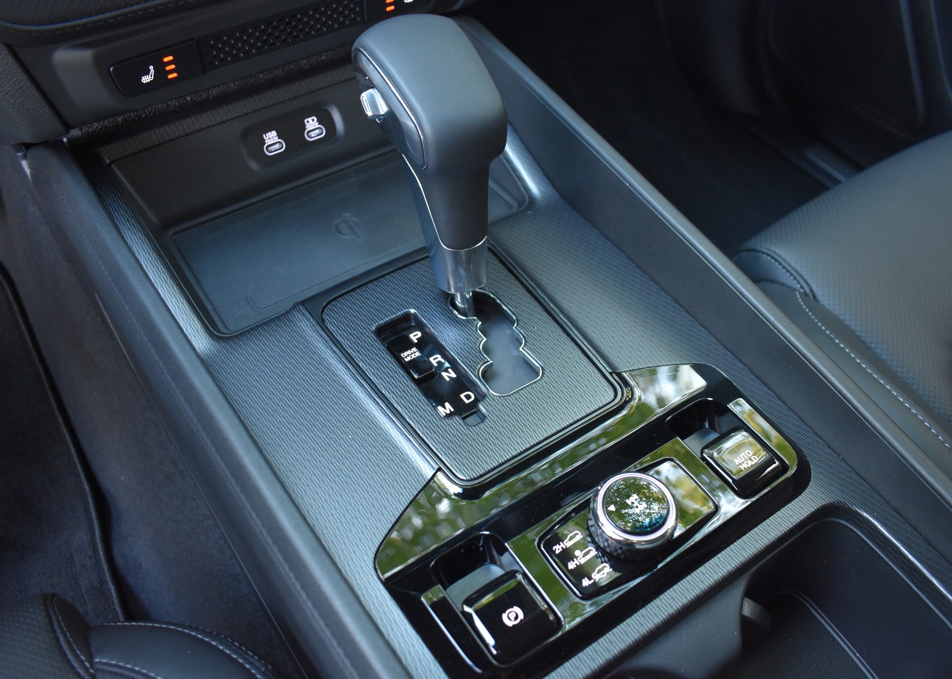 KGM-SsangYong Musso 2.2 Titanium 4WD A-image-17