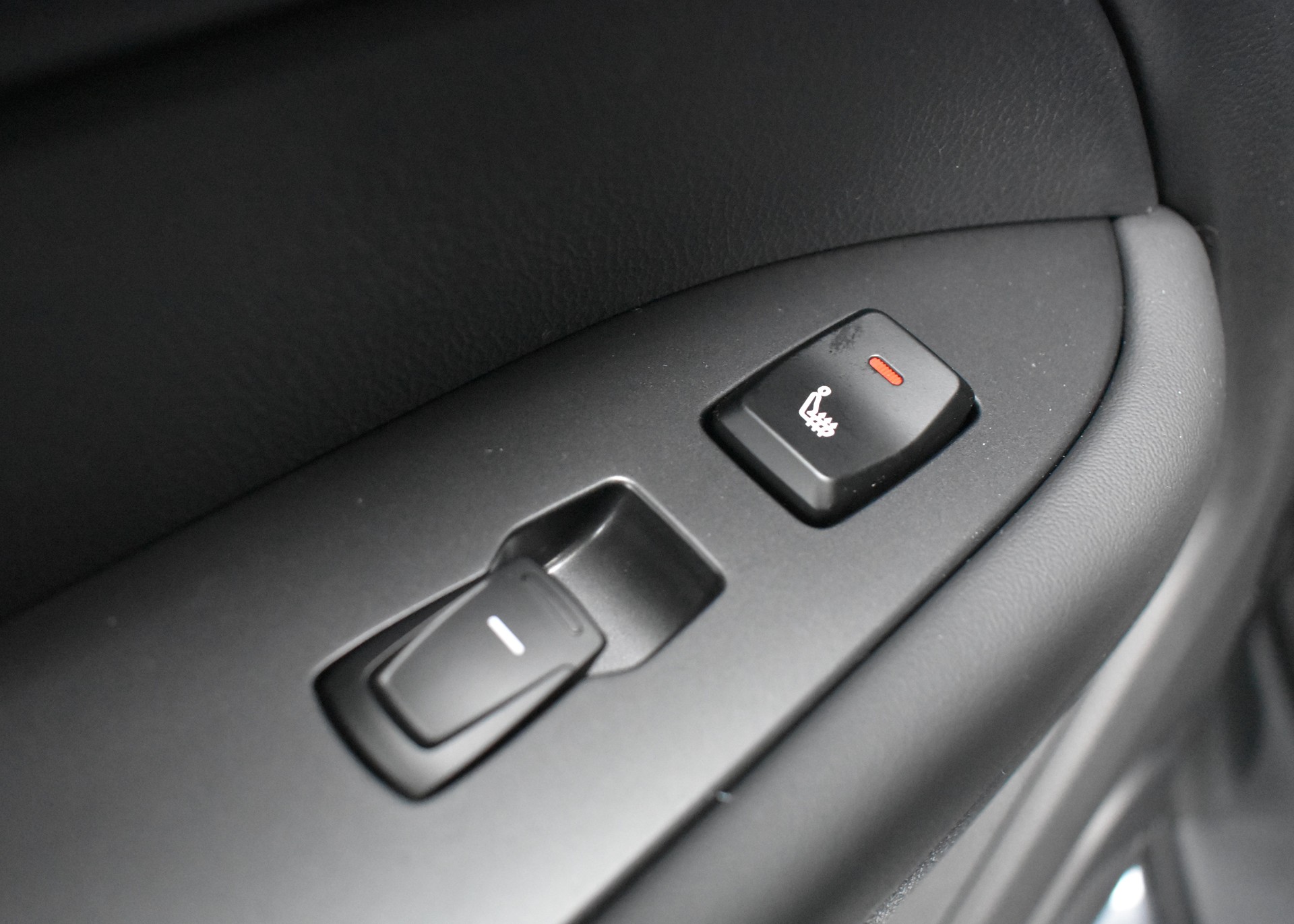 KGM-SsangYong Musso 2.2 Titanium 4WD A-image-19