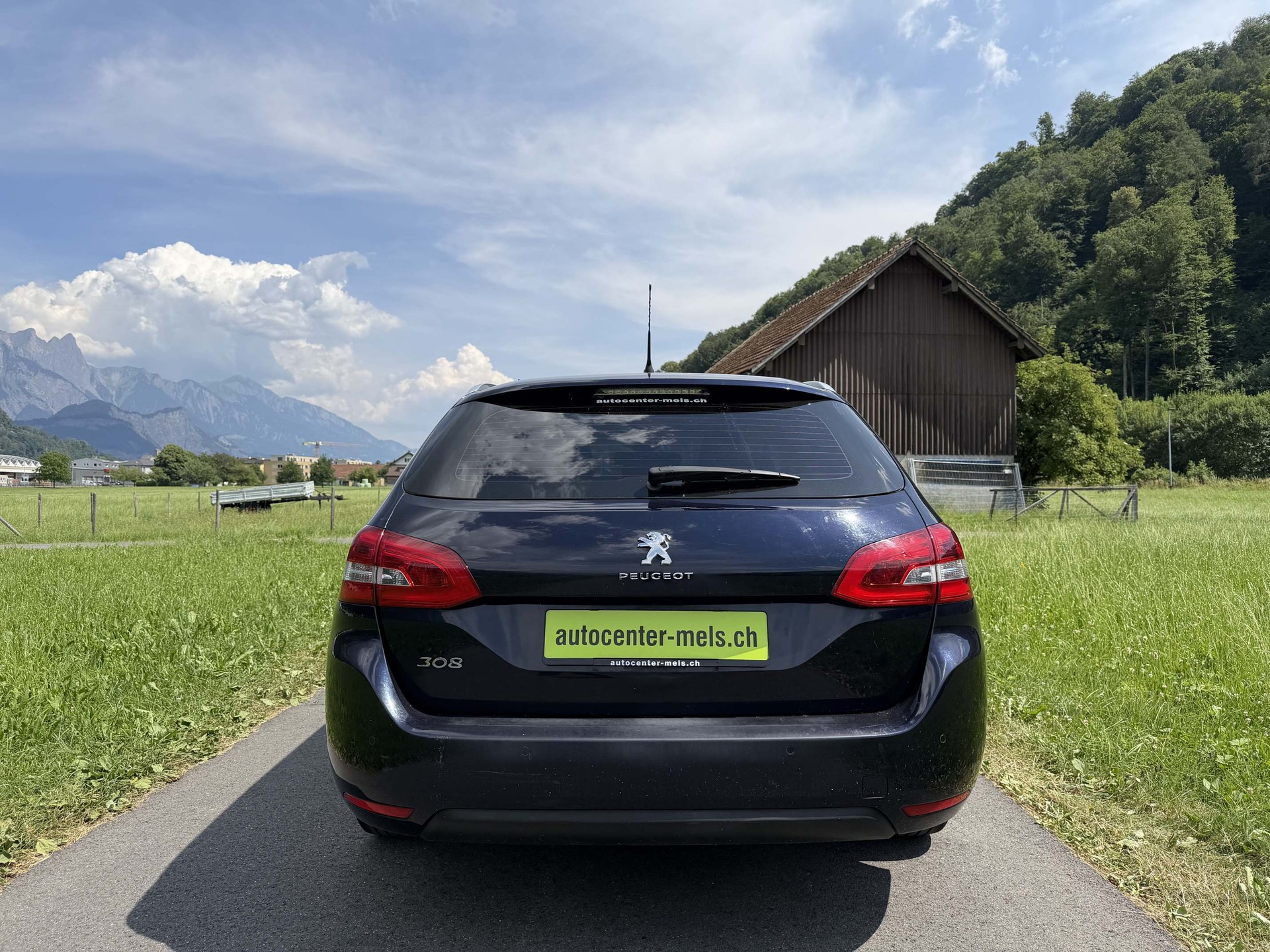 PEUGEOT 308 SW 1.2 PureTech 130 Allure S/S-image-5