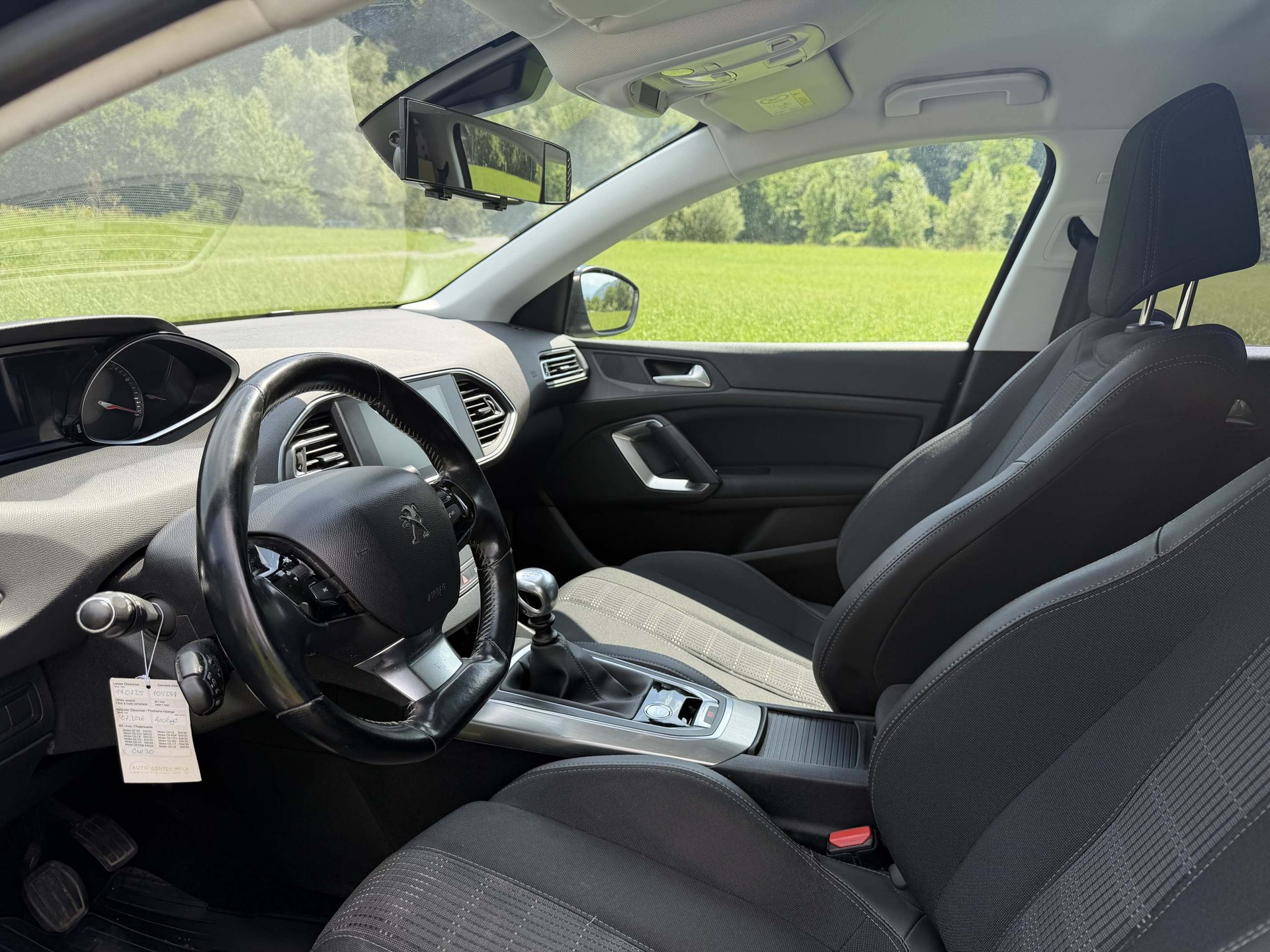 PEUGEOT 308 SW 1.2 PureTech 130 Allure S/S-image-11
