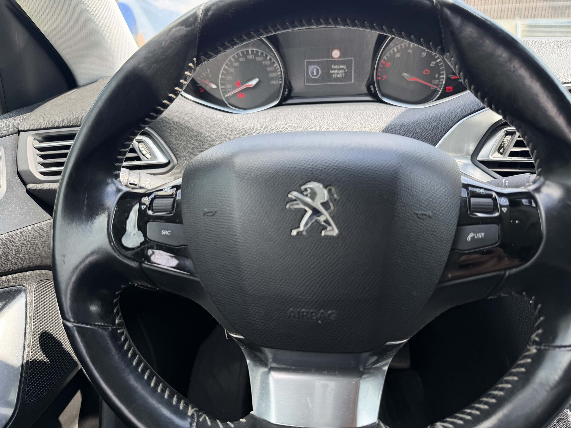PEUGEOT 308 SW 1.2 PureTech 130 Allure S/S-image-13