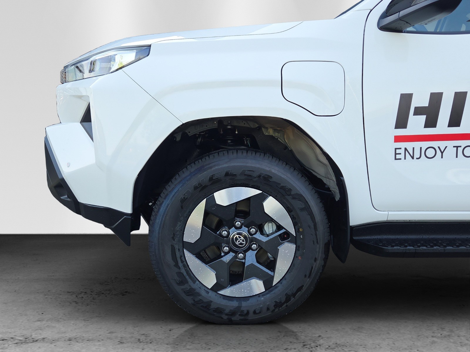 TOYOTA Hilux BEV 59.2 kWh Comfort Double Cab AWD-image-8