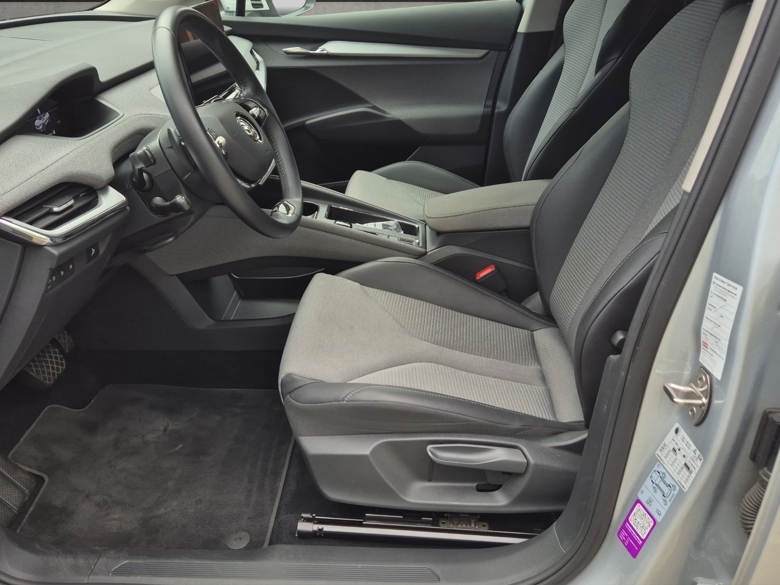 SKODA Enyaq iV 80-image-8