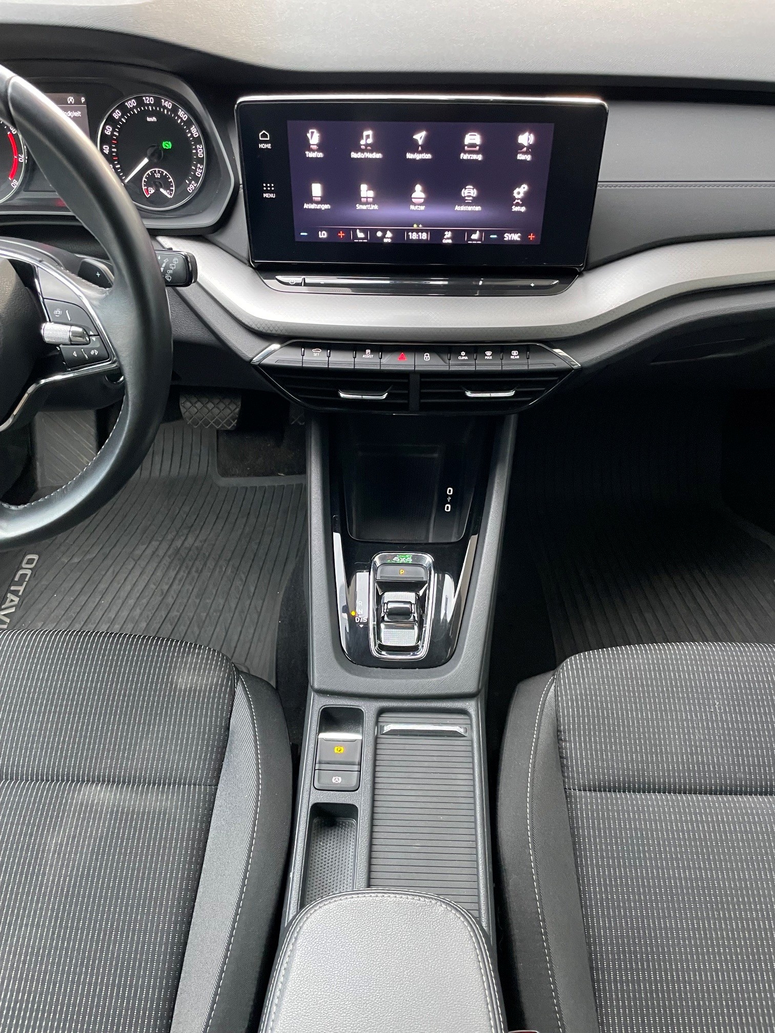 SKODA Octavia Combi 2.0 TSI Ambition 4x4 DSG-image-8