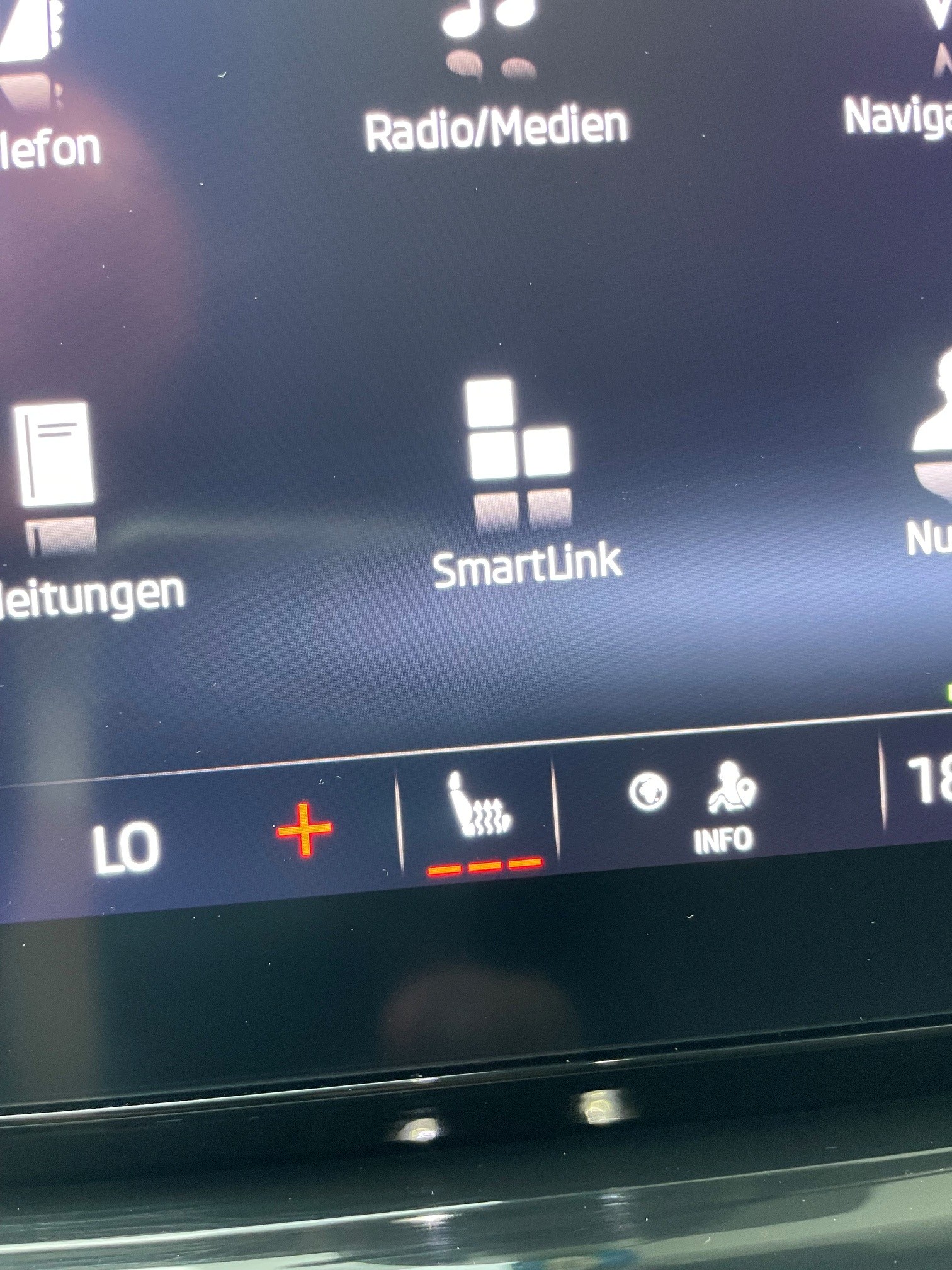 SKODA Octavia Combi 2.0 TSI Ambition 4x4 DSG-image-9