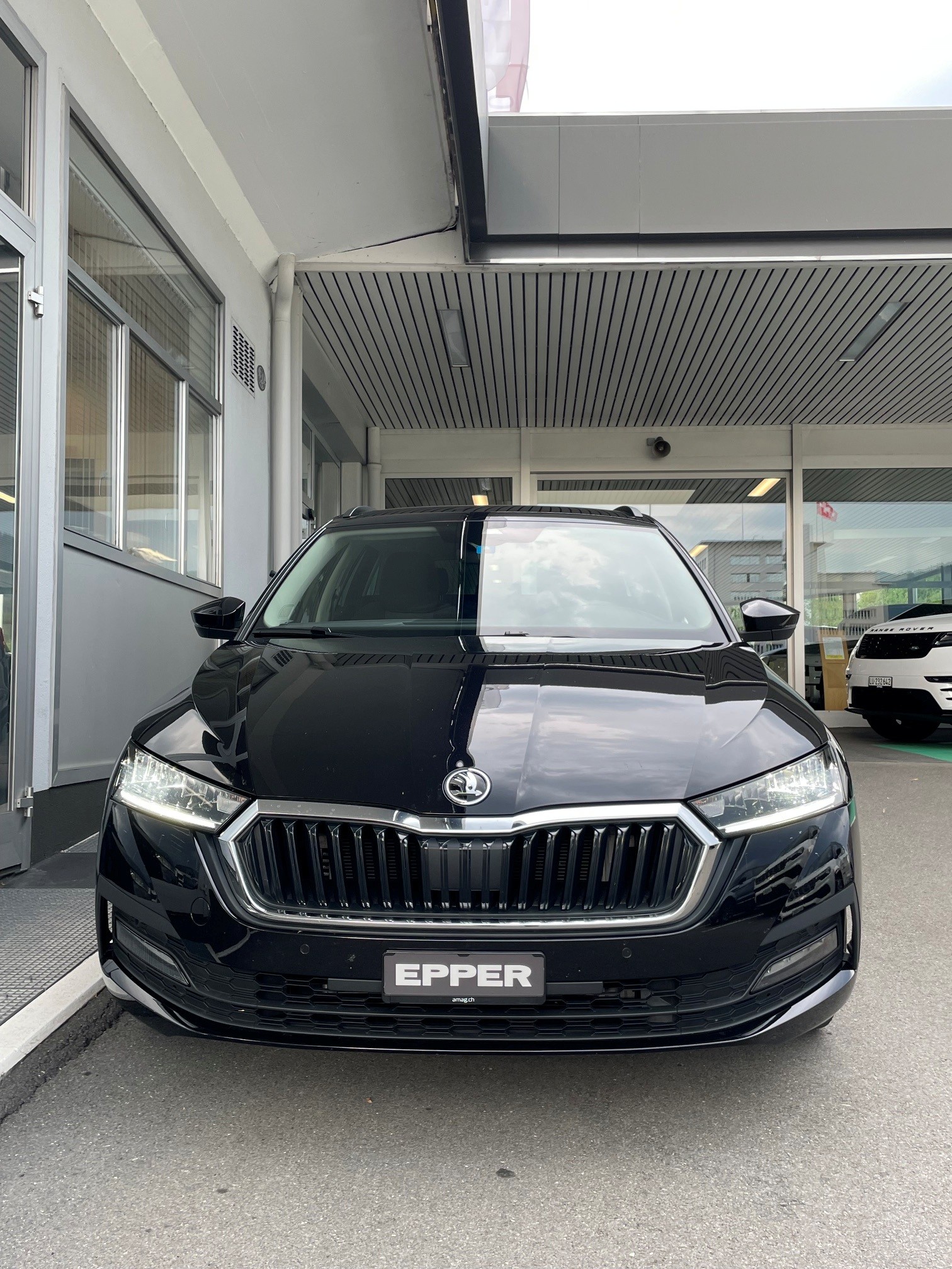 SKODA Octavia Combi 2.0 TSI Ambition 4x4 DSG-image-15