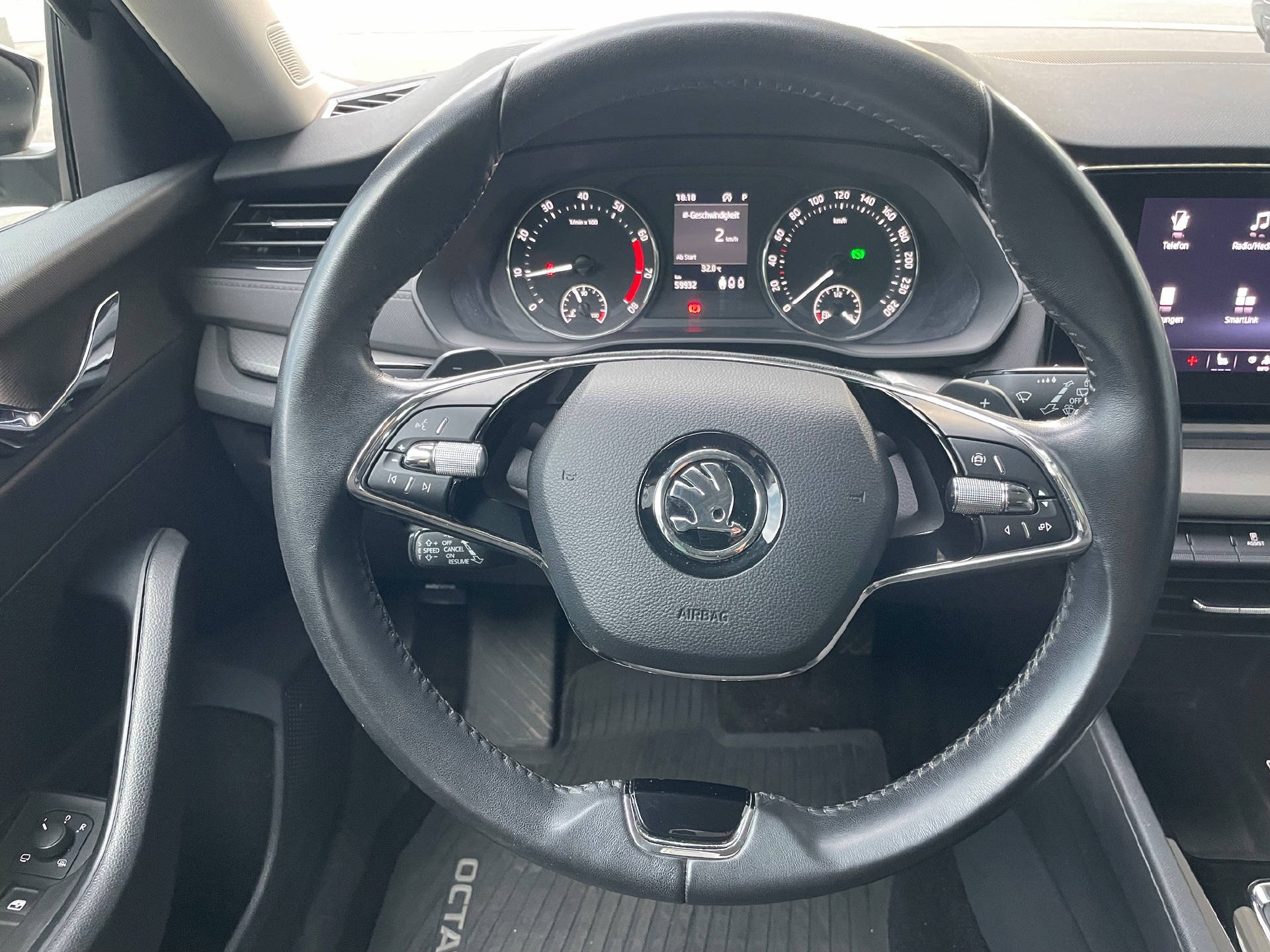 SKODA Octavia Combi 2.0 TSI Ambition 4x4 DSG-image-6