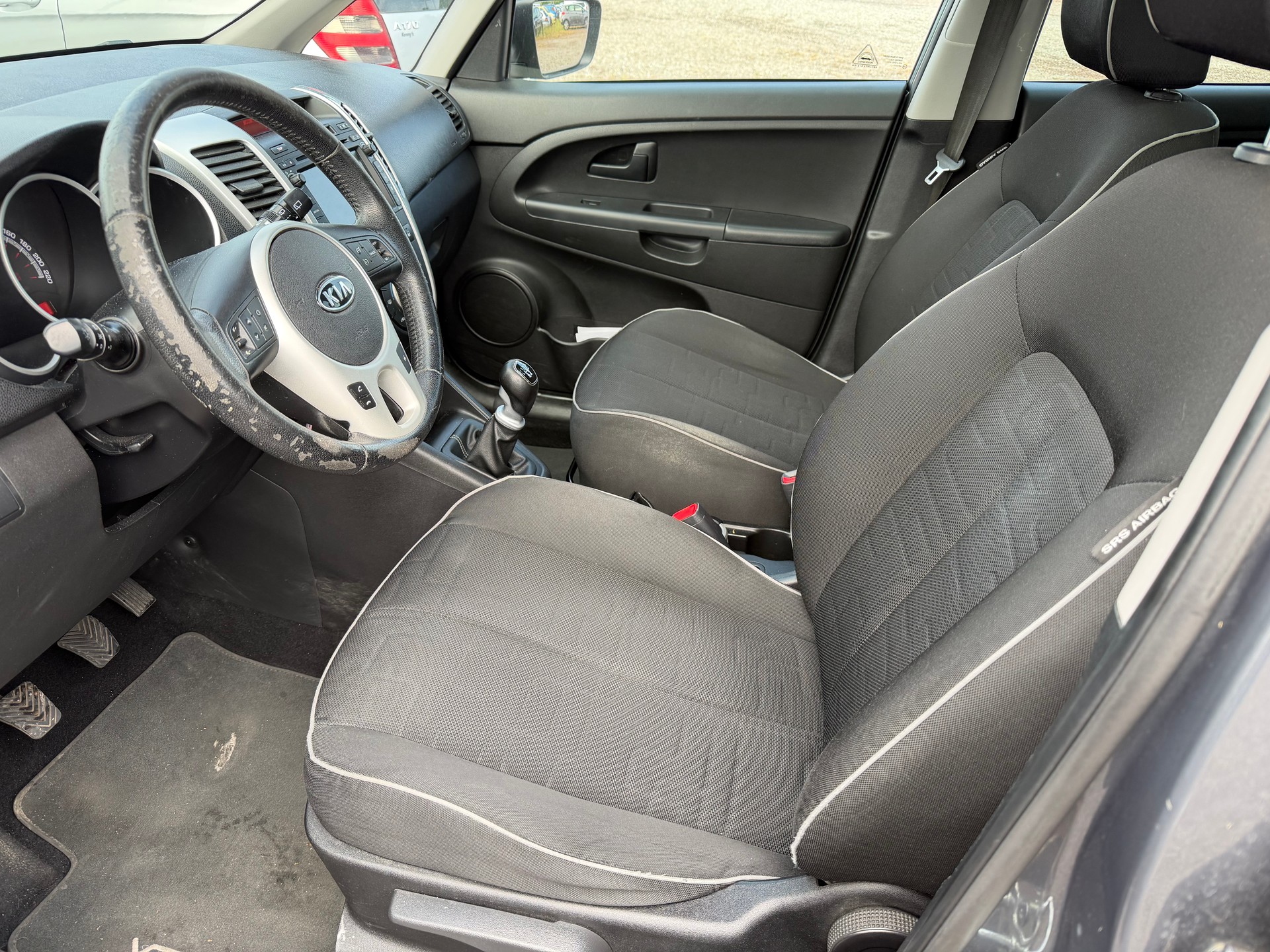 KIA Venga 1.4 CVVT _seven-image-11