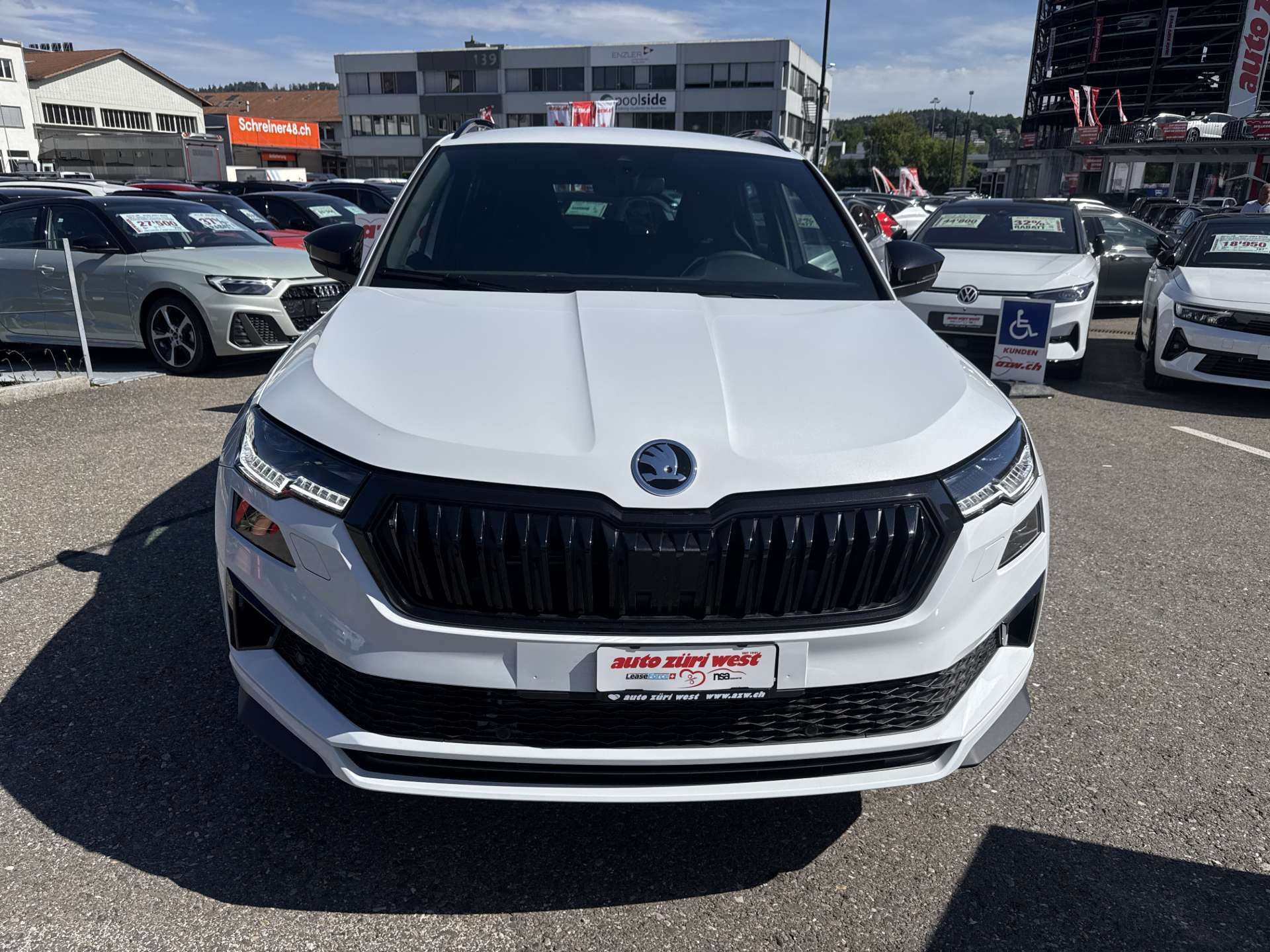 SKODA Karoq 2.0 TSi SportLine 4x4 DSG-Automat-image-12