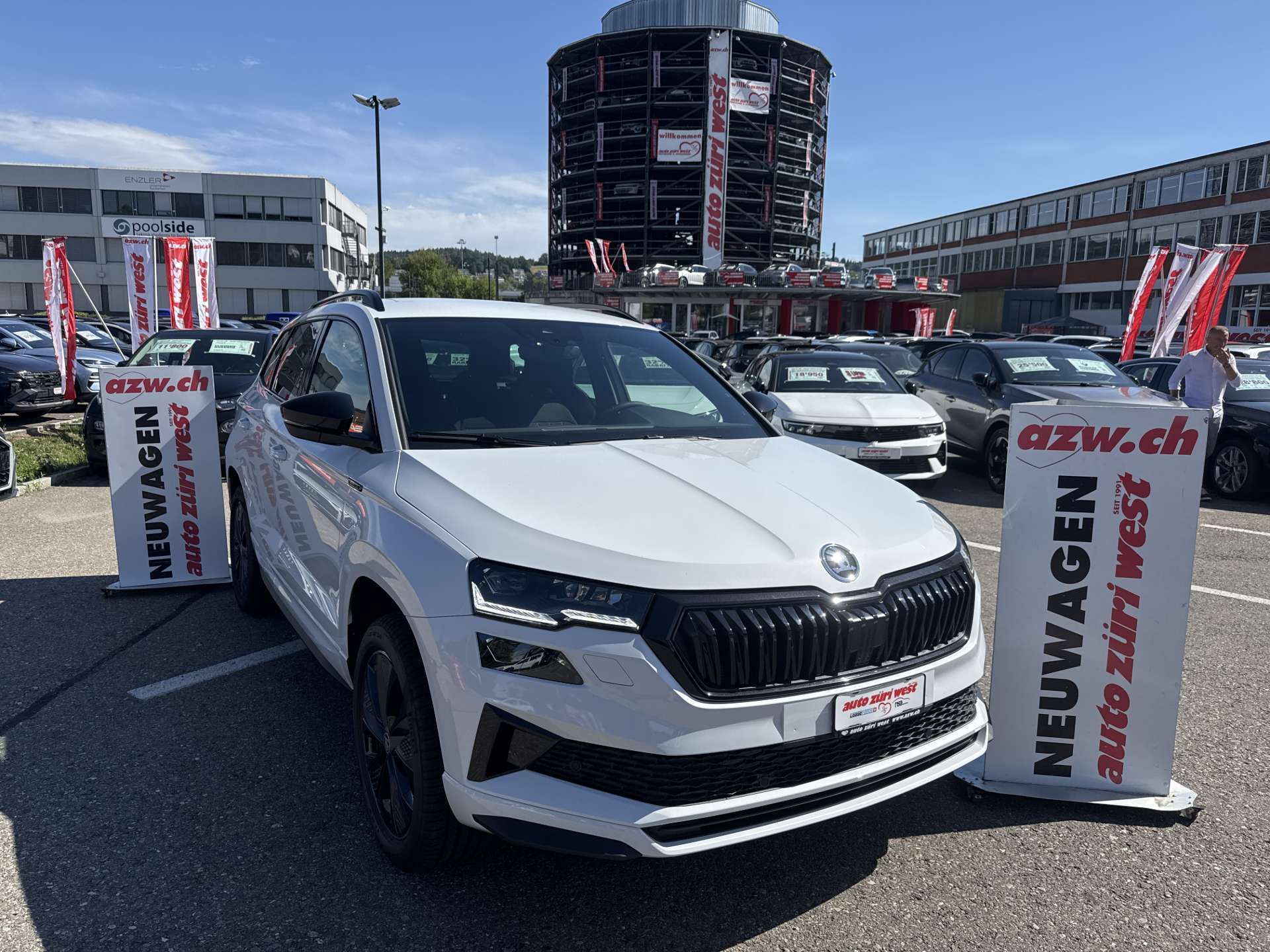 SKODA Karoq 2.0 TSi SportLine 4x4 DSG-Automat-image-0