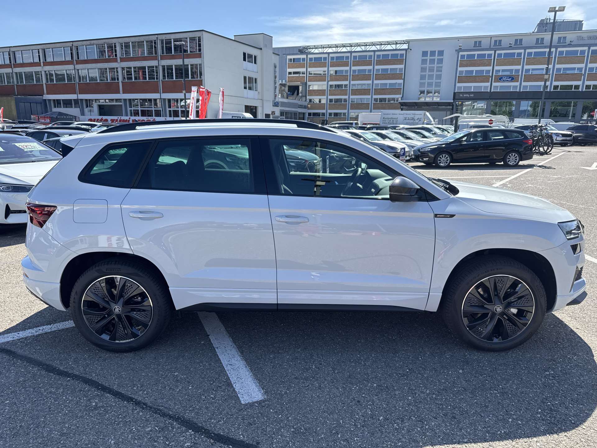SKODA Karoq 2.0 TSi SportLine 4x4 DSG-Automat-image-9