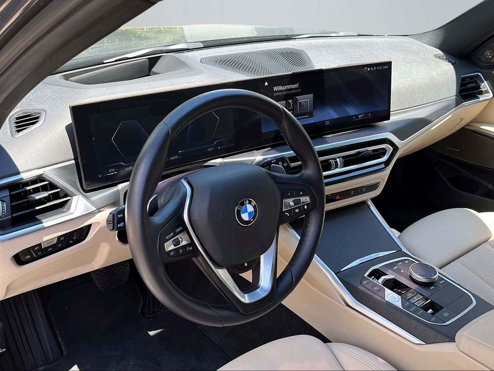 BMW 330d xDrive 48V Touring Steptronic M Sport-image-3