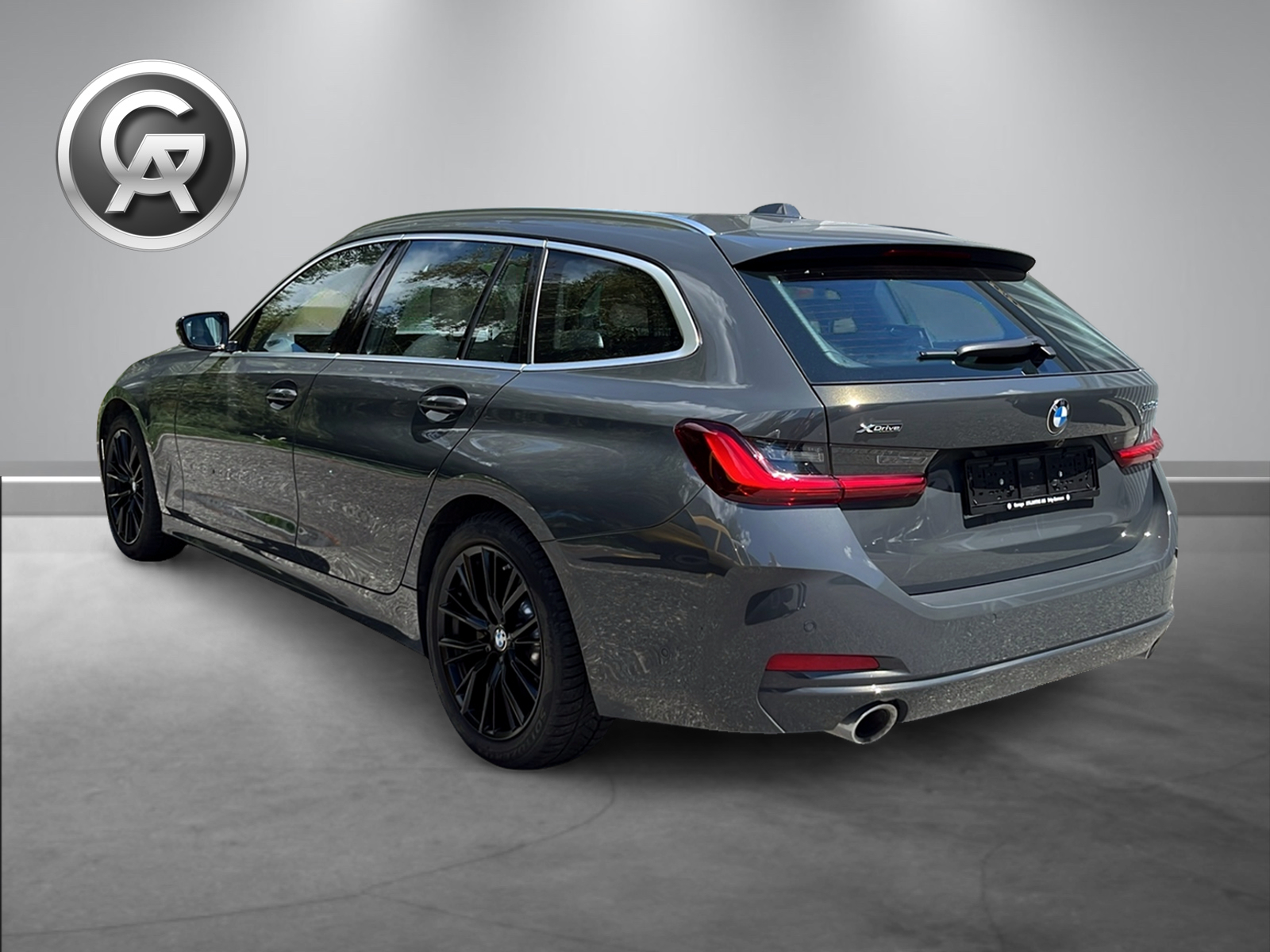 BMW 330d xDrive 48V Touring Steptronic M Sport-image-13