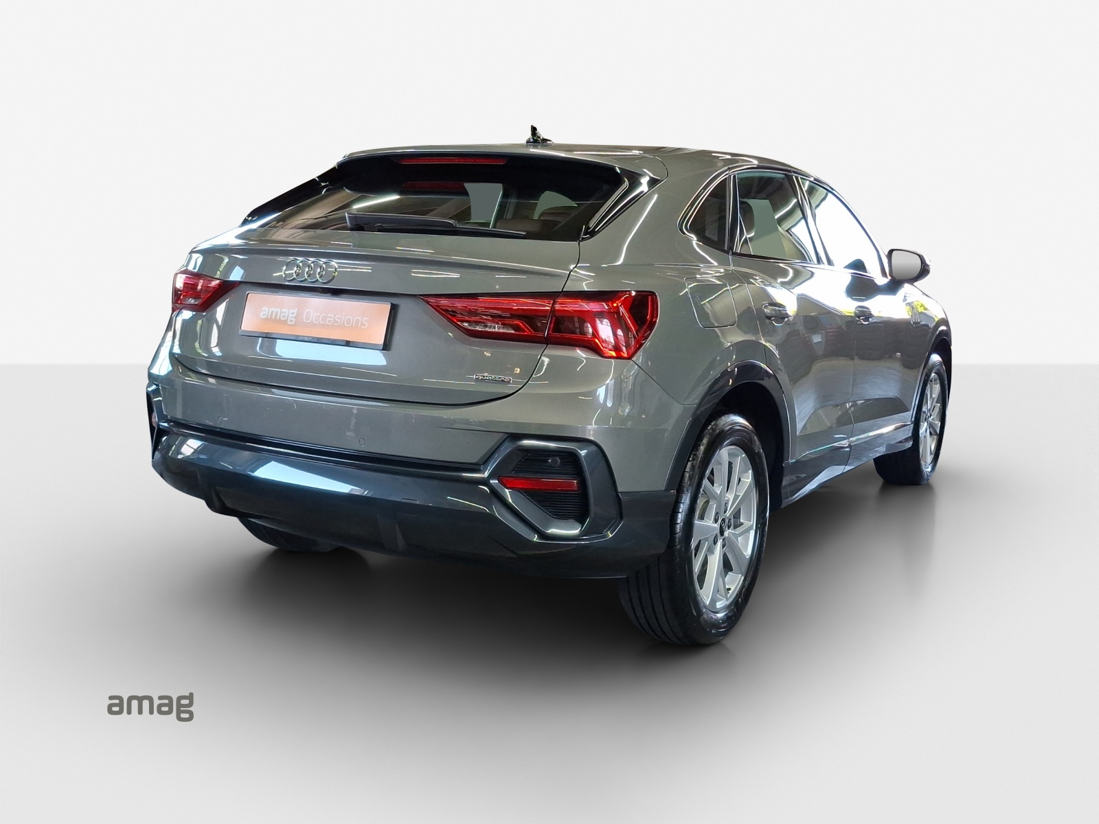 AUDI Q3 Sportback 45 TFSI quattro S-tronic-image-4