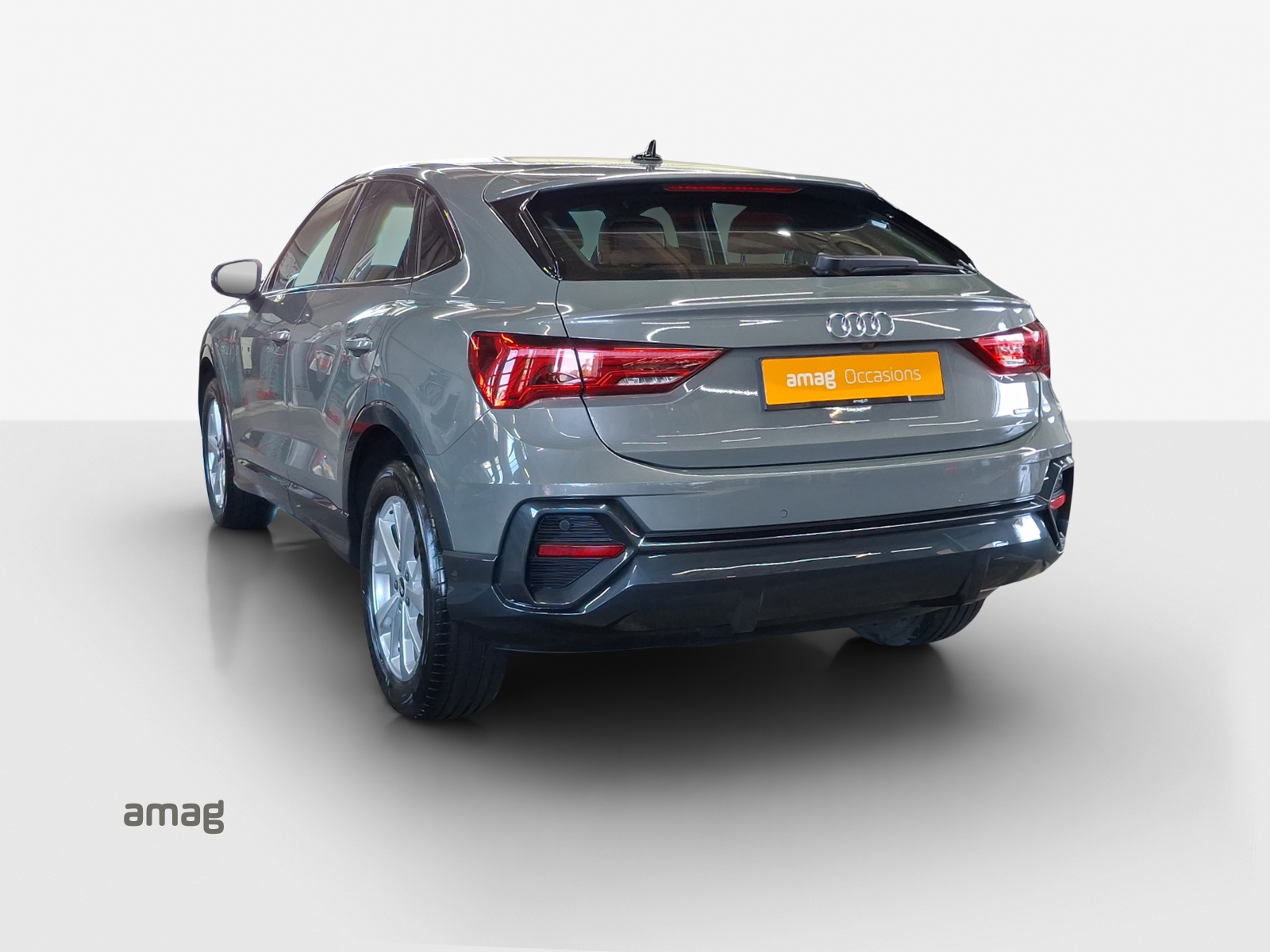 AUDI Q3 Sportback 45 TFSI quattro S-tronic-image-2