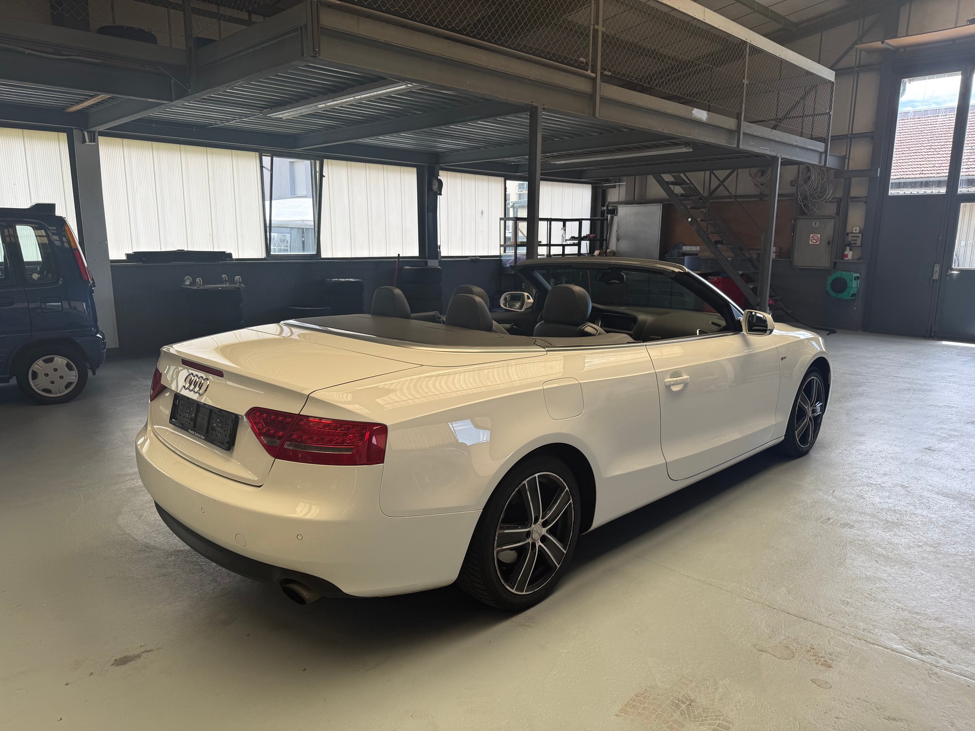AUDI A5 Cabriolet 2.0 TFSI quattro S-tronic-image-3
