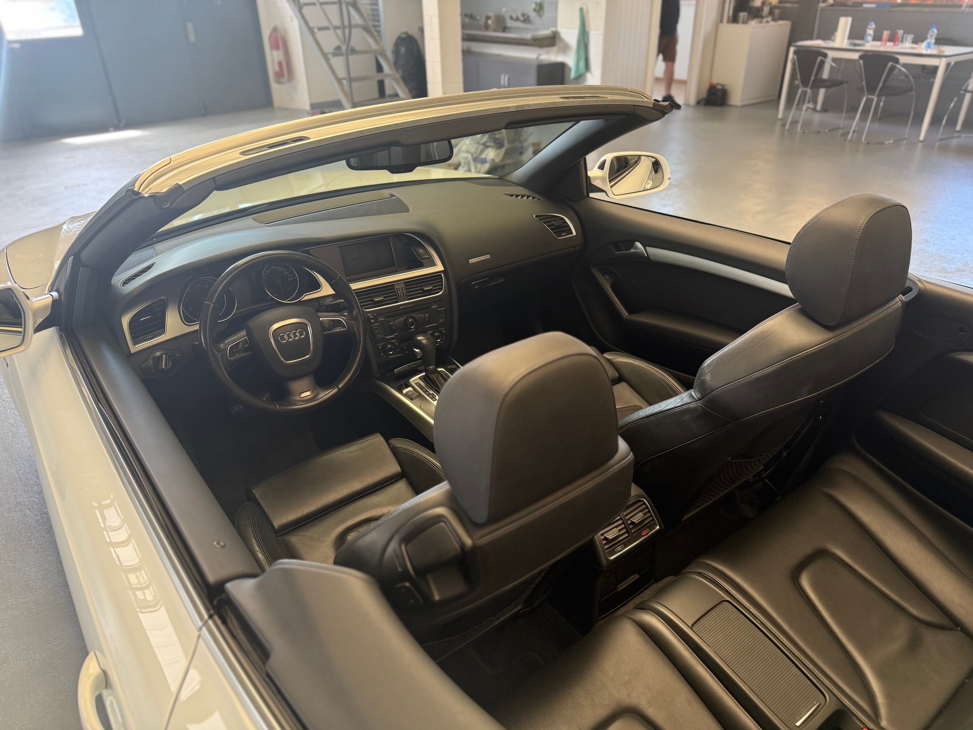 AUDI A5 Cabriolet 2.0 TFSI quattro S-tronic-image-9