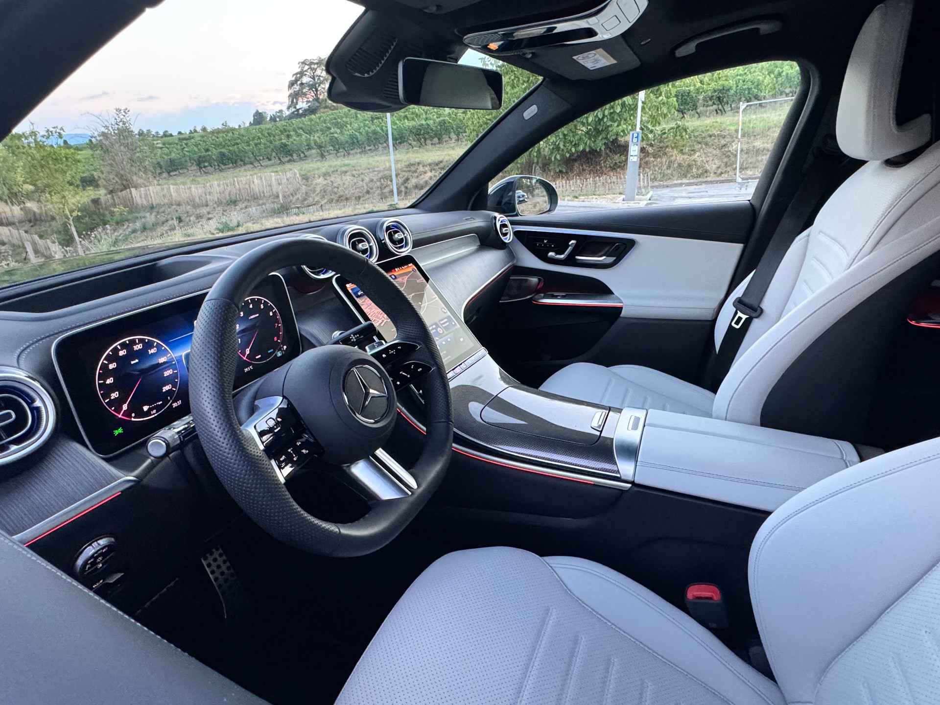 MERCEDES-BENZ GLC 200 Coupé AMG Line 4matic-image-4