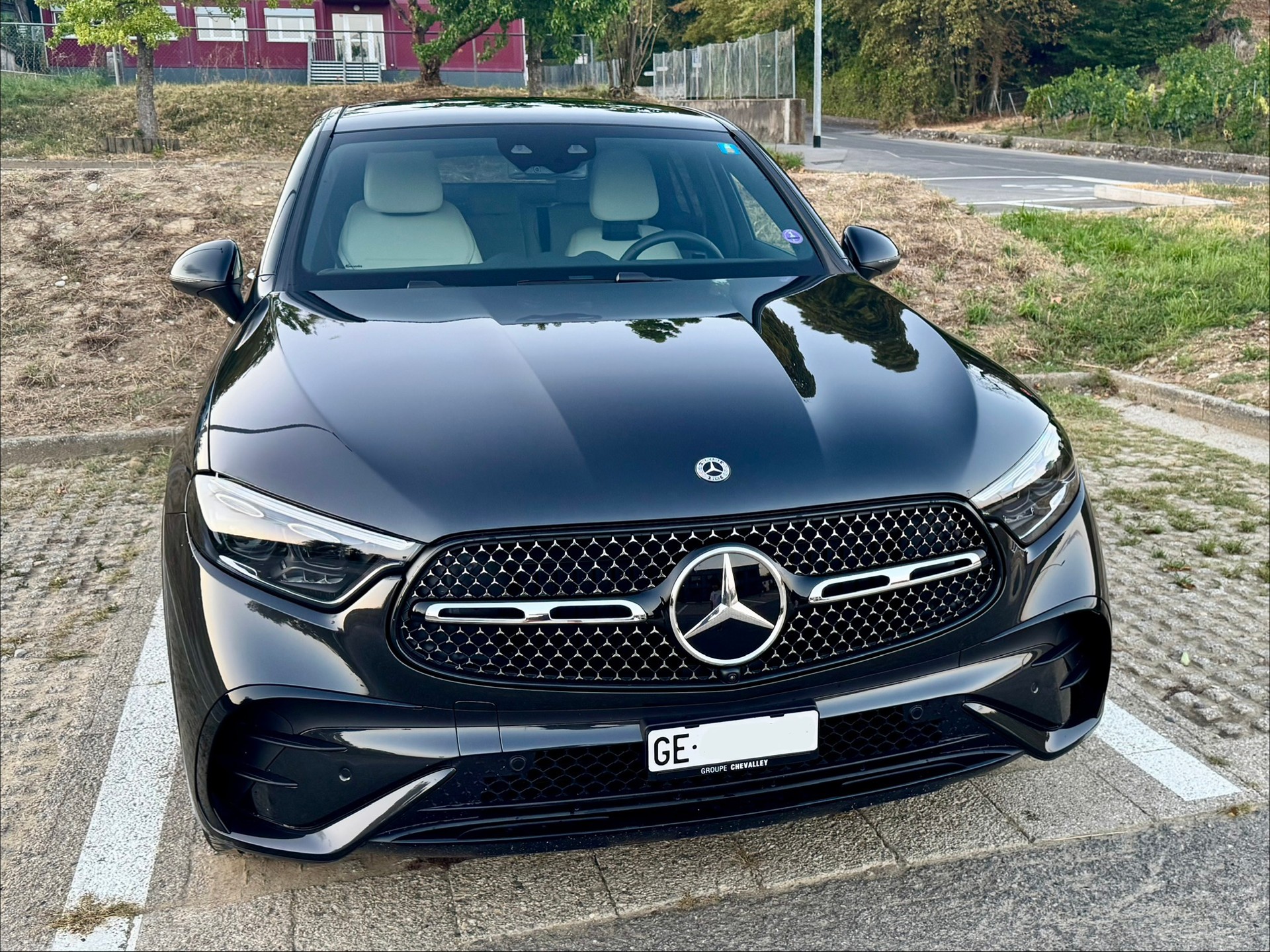 MERCEDES-BENZ GLC 200 Coupé AMG Line 4matic-image-3