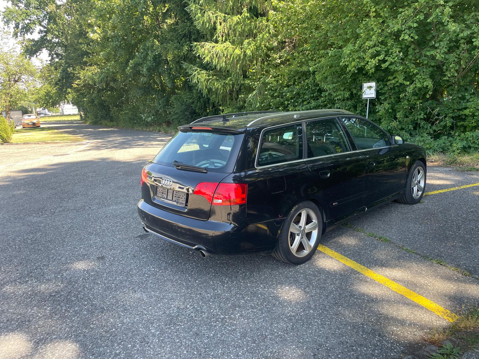 AUDI A4 Avant 2.0 Turbo FSI quattro-image-8