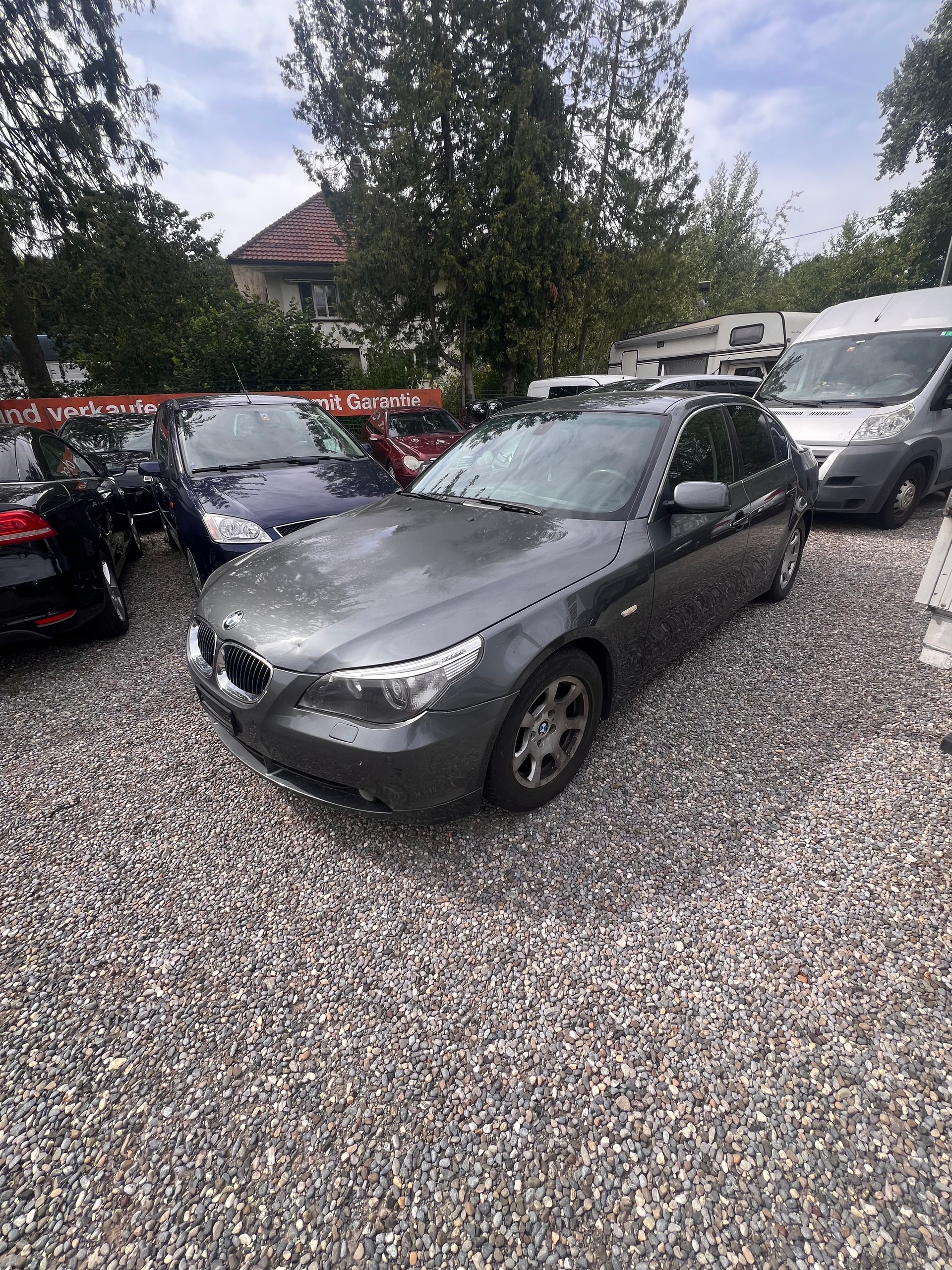 BMW 525i-image-1