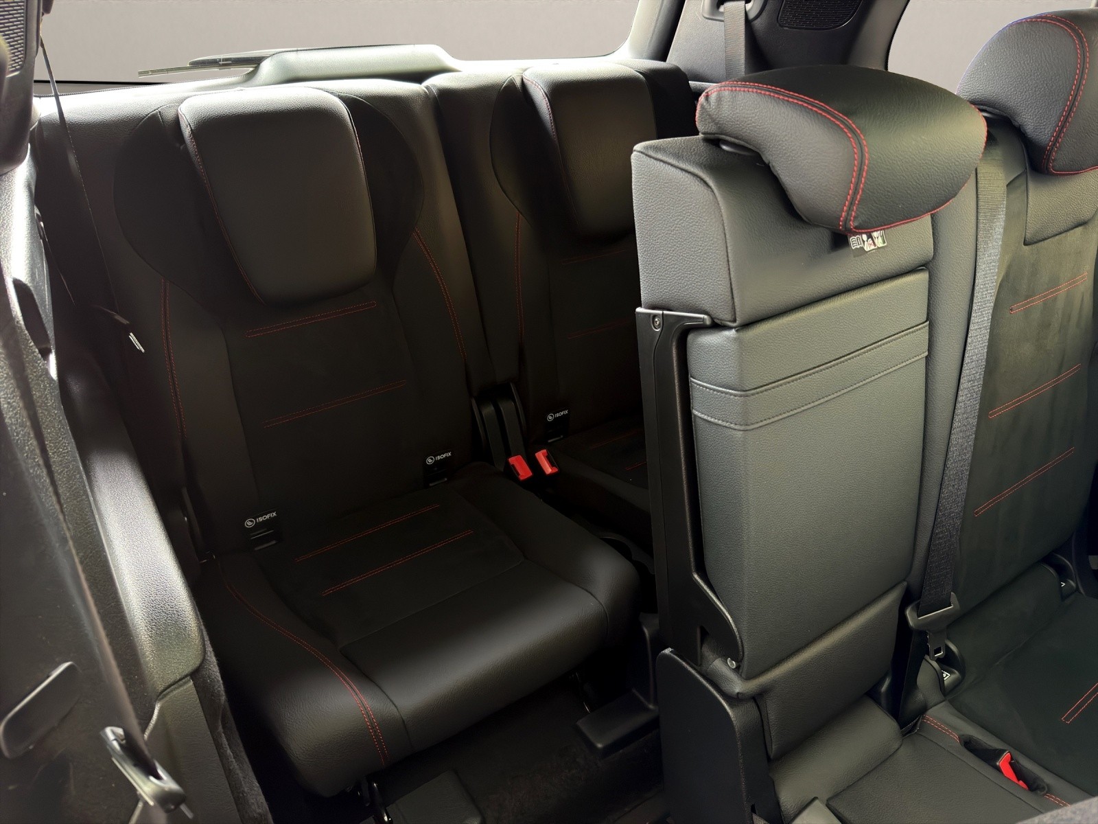 MERCEDES-BENZ GLB 200 7G-Tronic-image-14