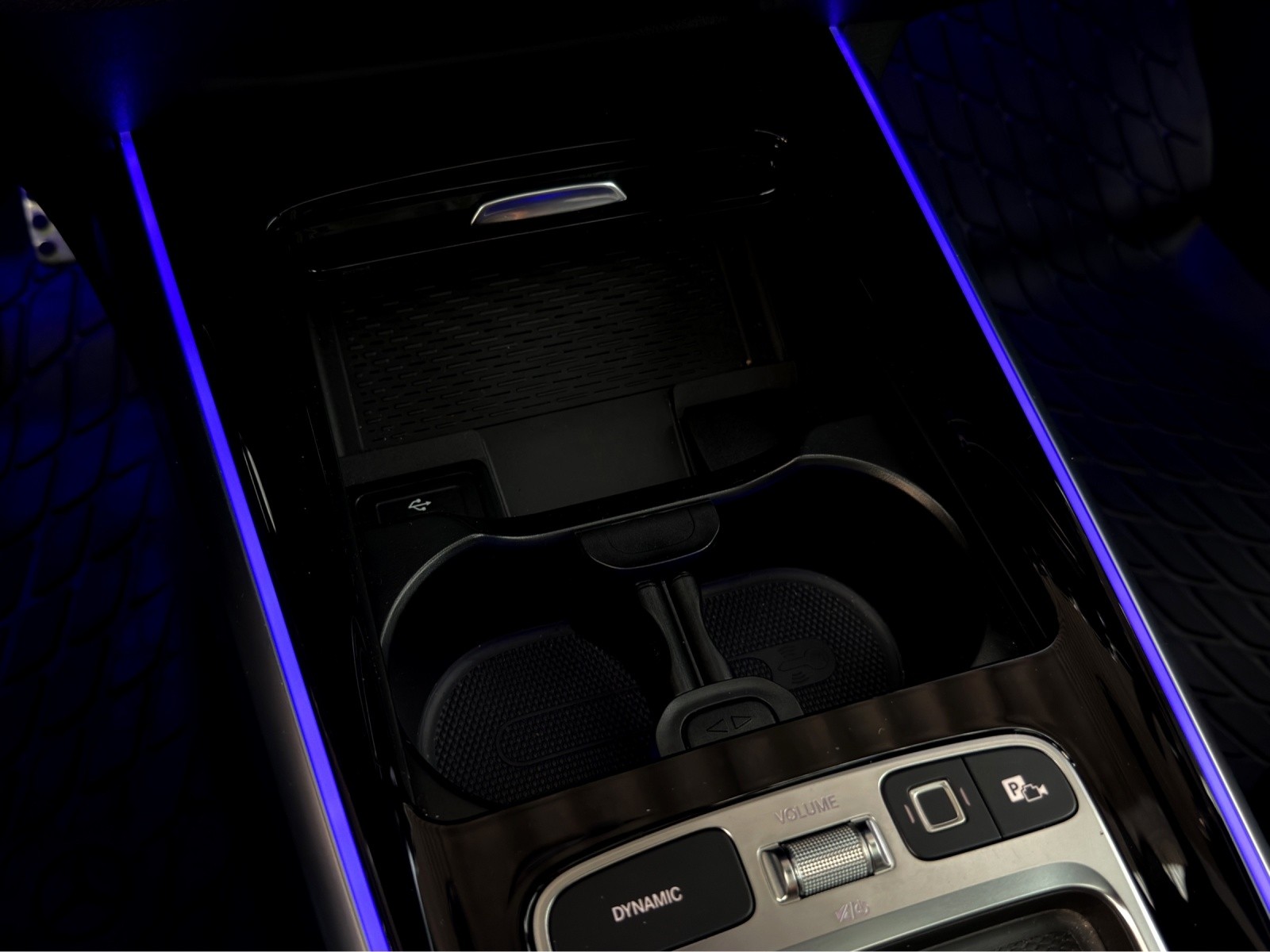 MERCEDES-BENZ GLB 200 7G-Tronic-image-21