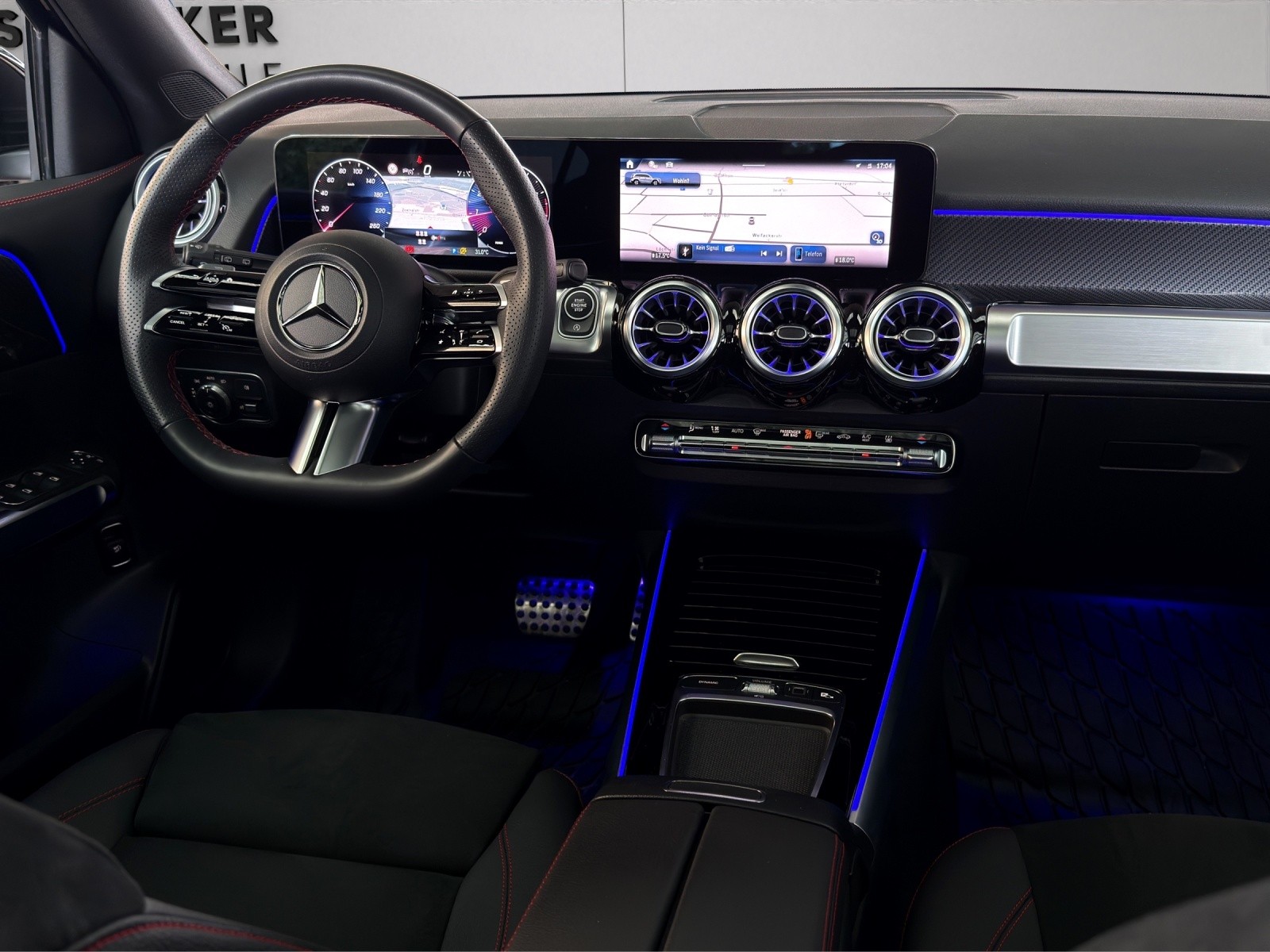 MERCEDES-BENZ GLB 200 7G-Tronic-image-16