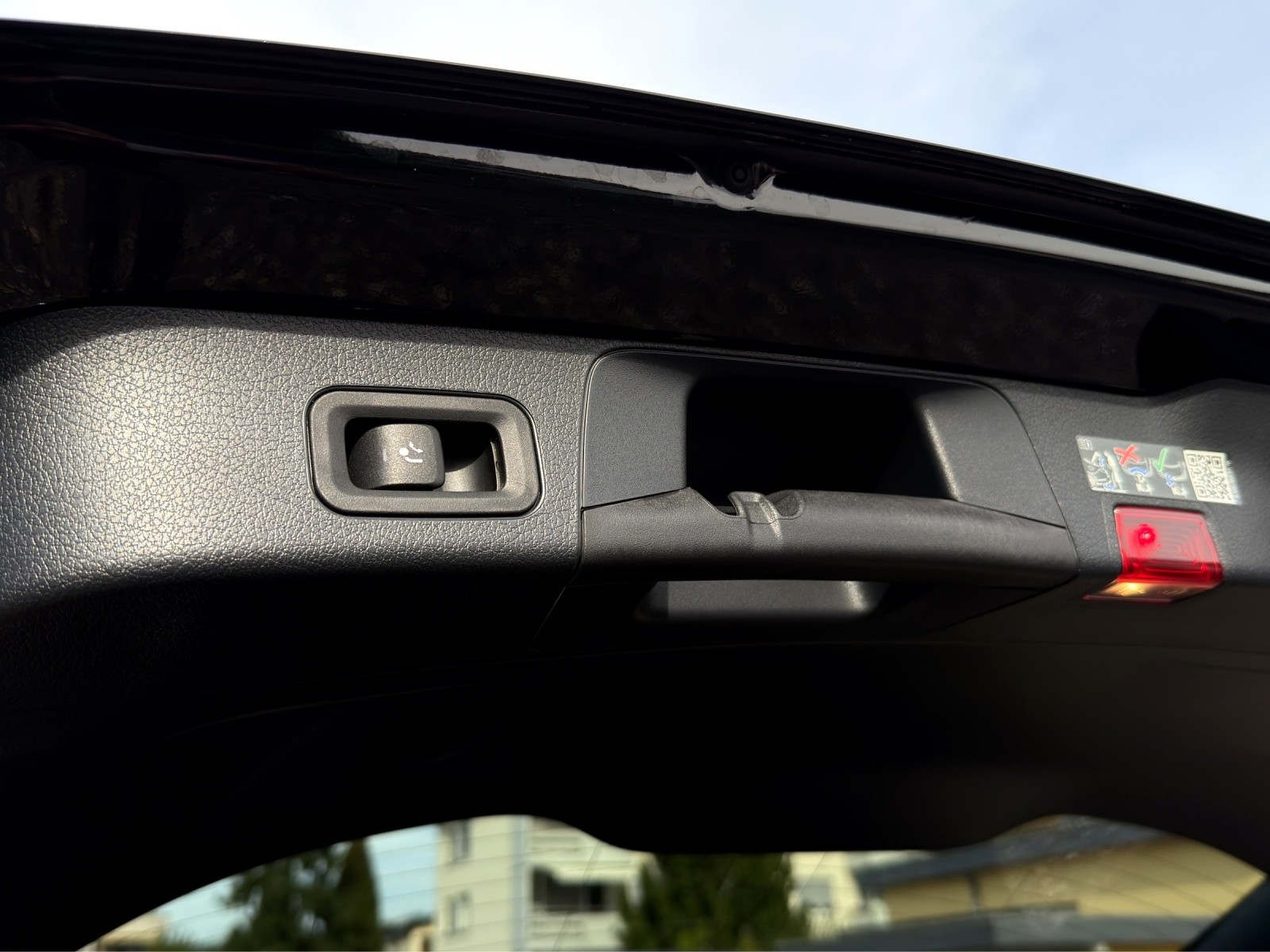 MERCEDES-BENZ GLB 200 7G-Tronic-image-29