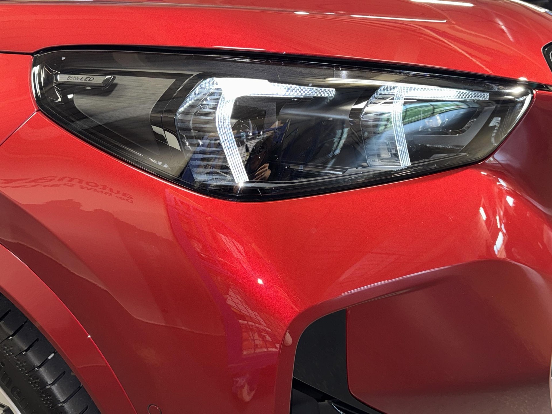 BMW iX1 30 xDrive-image-6