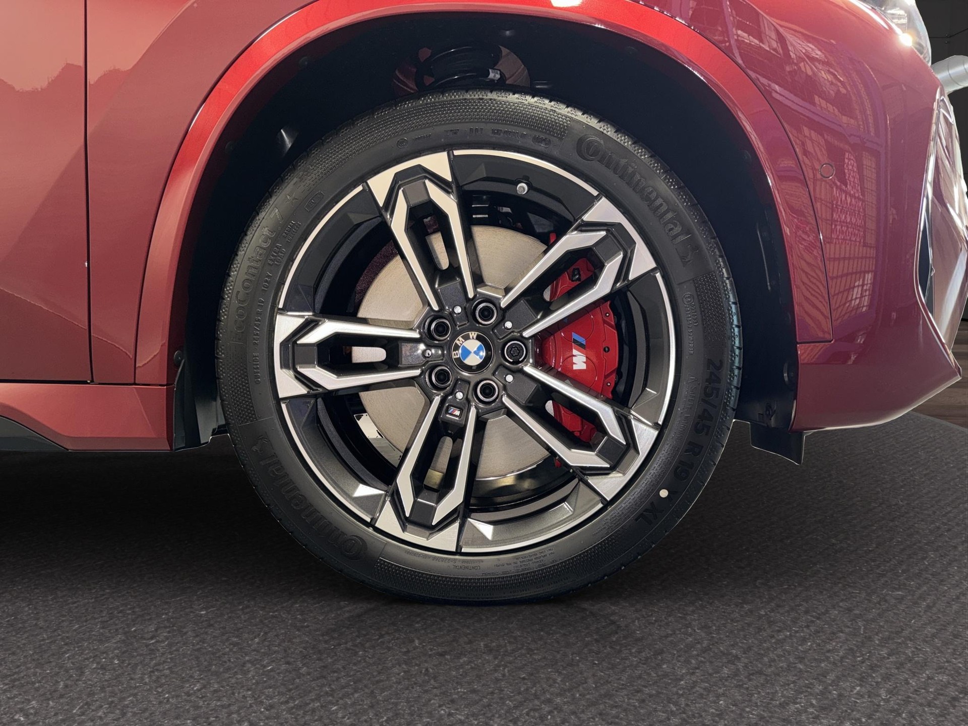 BMW iX1 30 xDrive-image-14