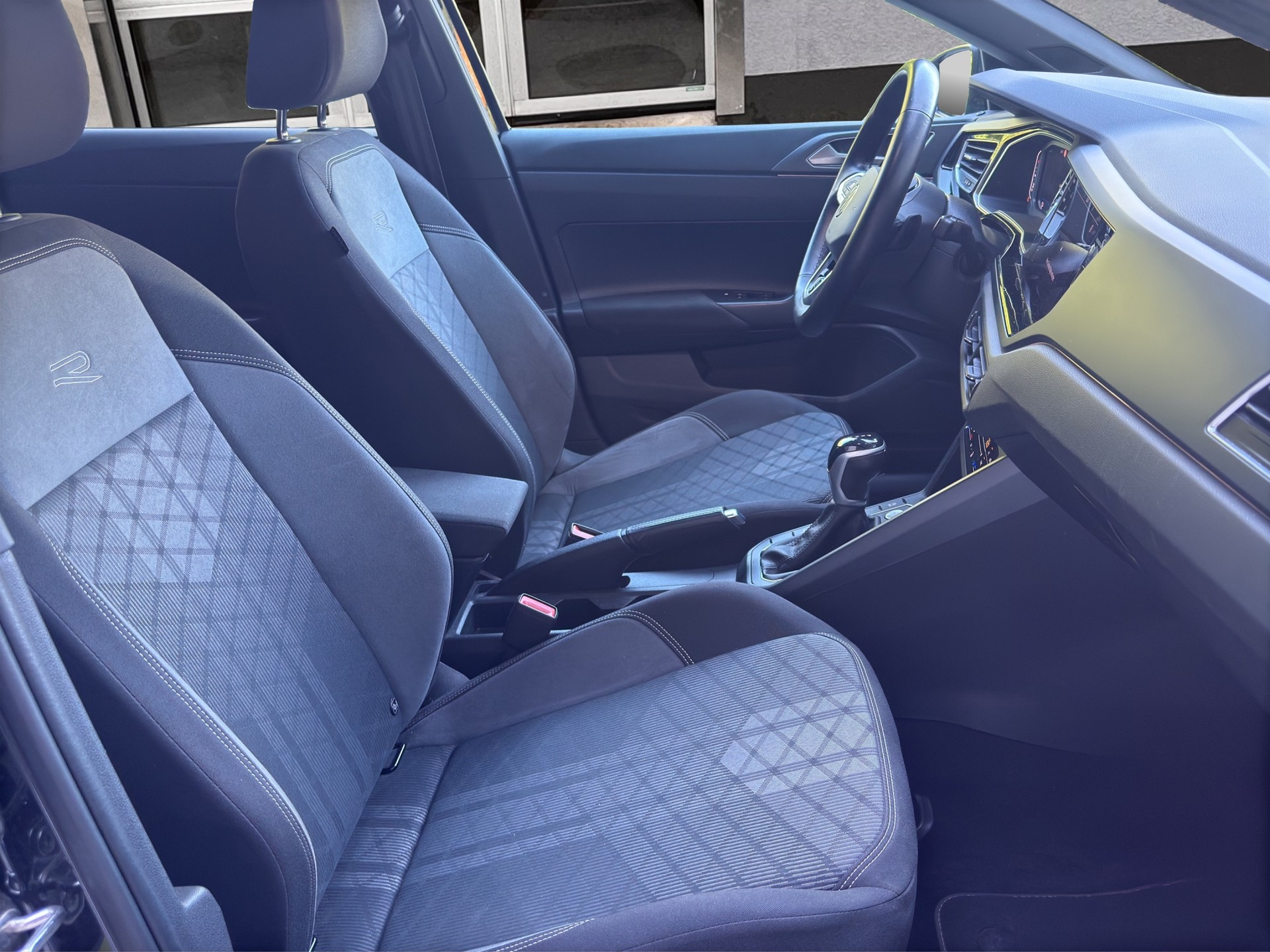 VW Polo 1.0 TSI R-Line DSG-image-15