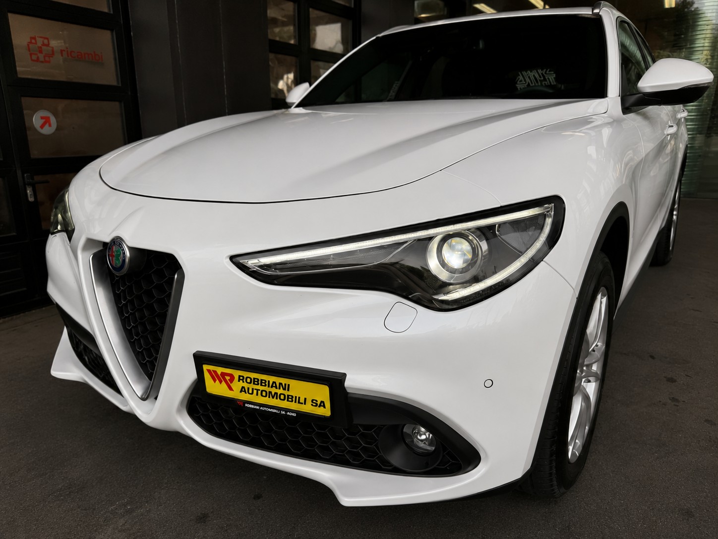 ALFA ROMEO Stelvio 2.2 JTDM Super Q4 Automatic-showroom-element-3