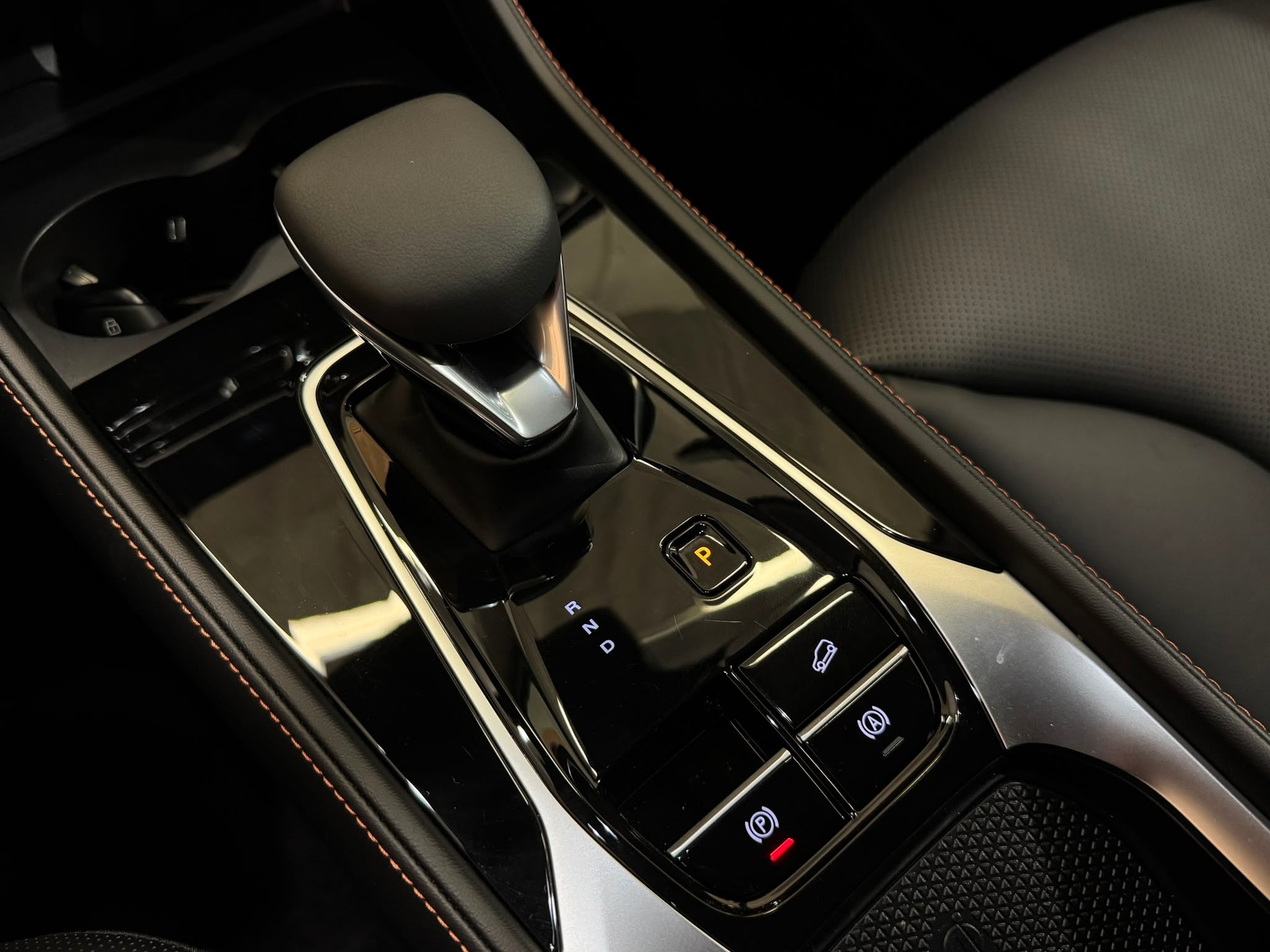 MG HS 1.5 T PHEV Luxury-image-13