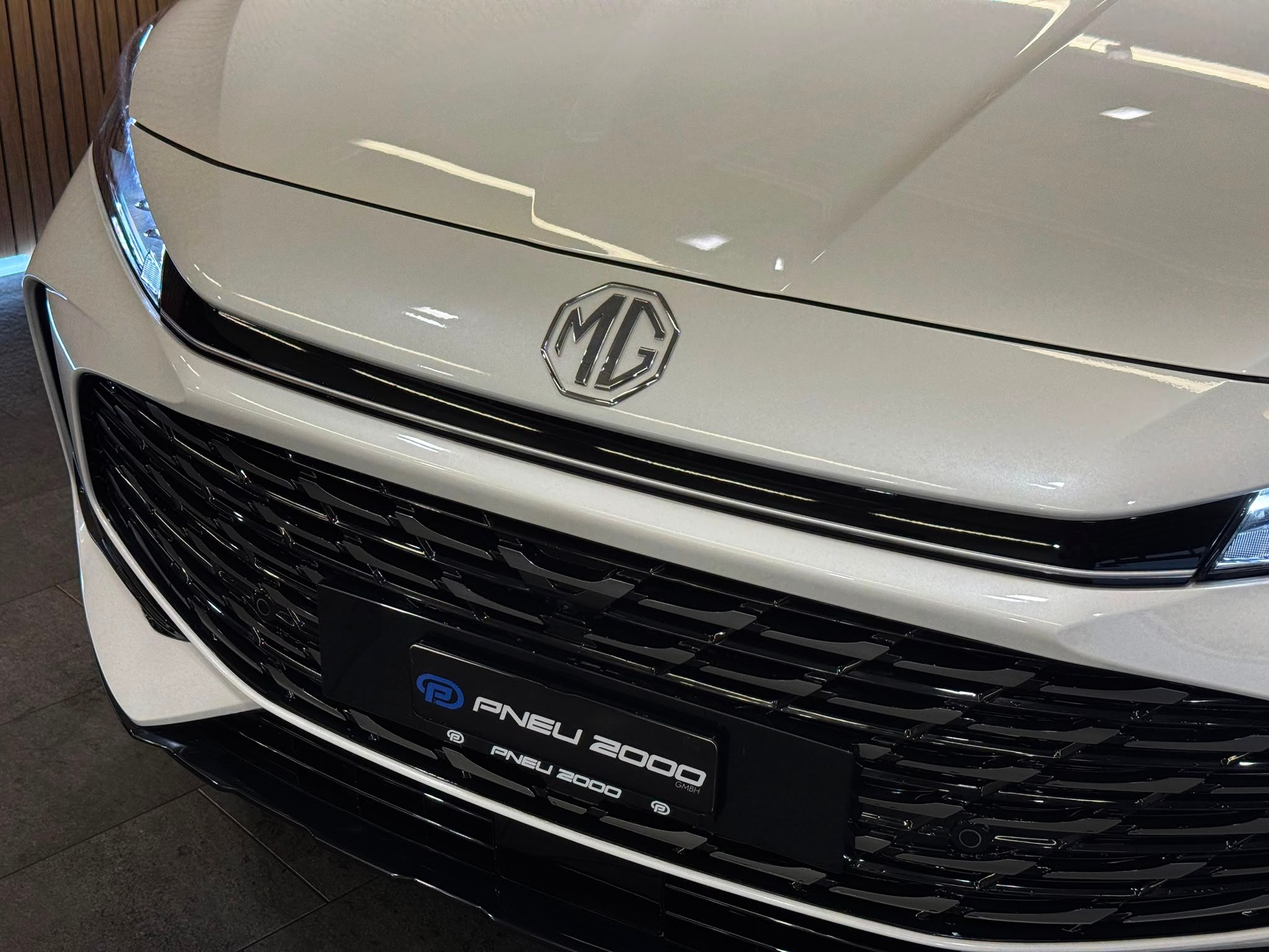 MG HS 1.5 T PHEV Luxury-image-2