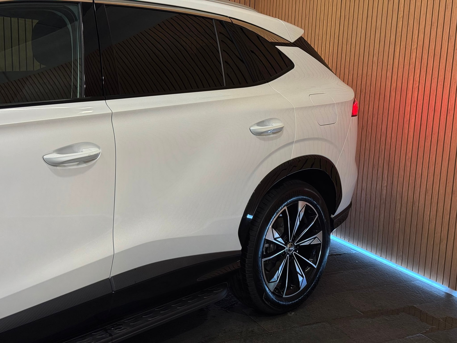 MG HS 1.5 T PHEV Luxury-image-4