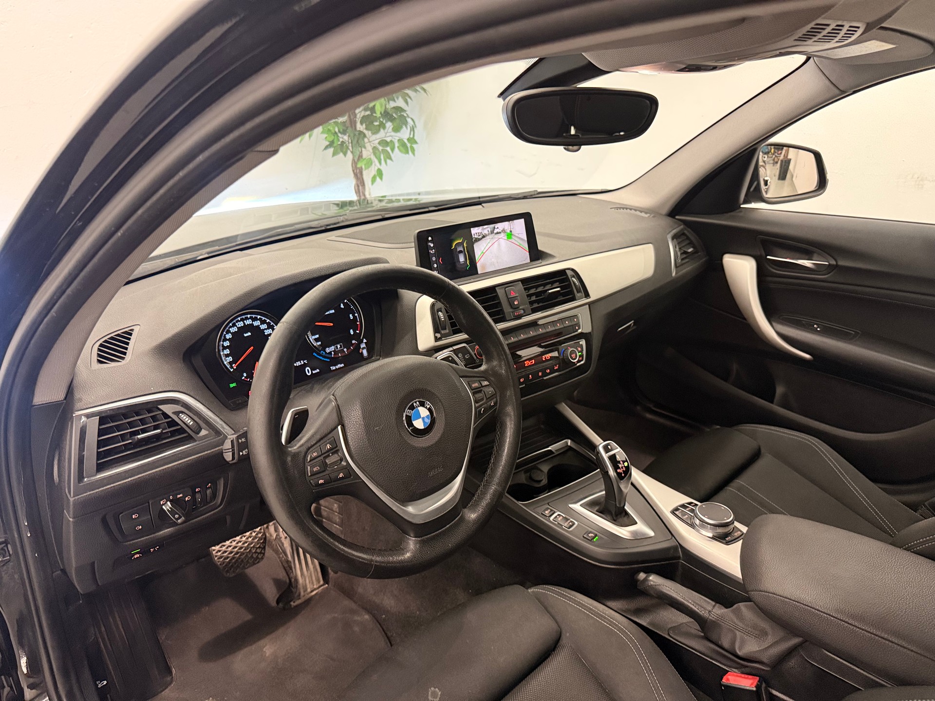 BMW 120d xDrive Edition Sport Line Steptronic-image-7