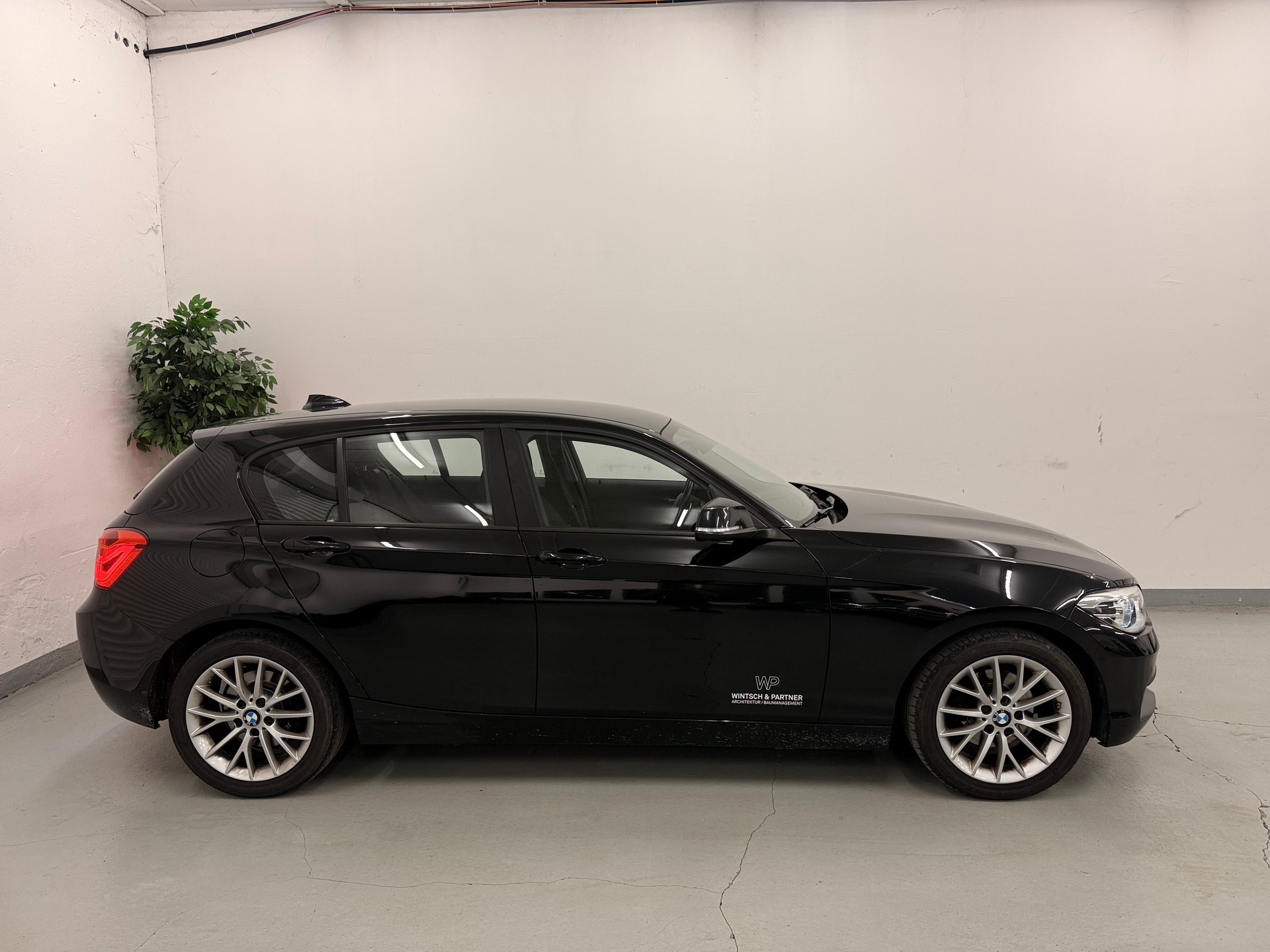 BMW 120d xDrive Edition Sport Line Steptronic-image-2