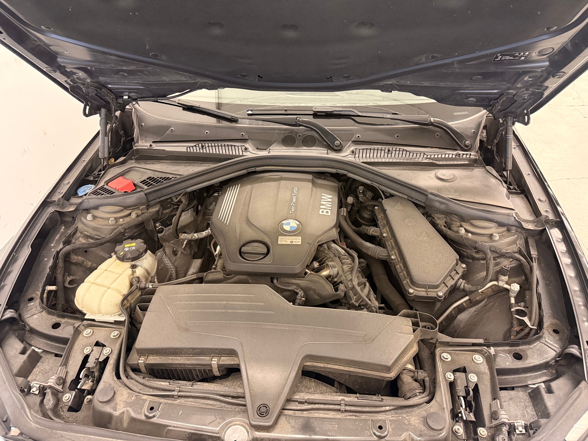 BMW 120d xDrive Edition Sport Line Steptronic-image-12