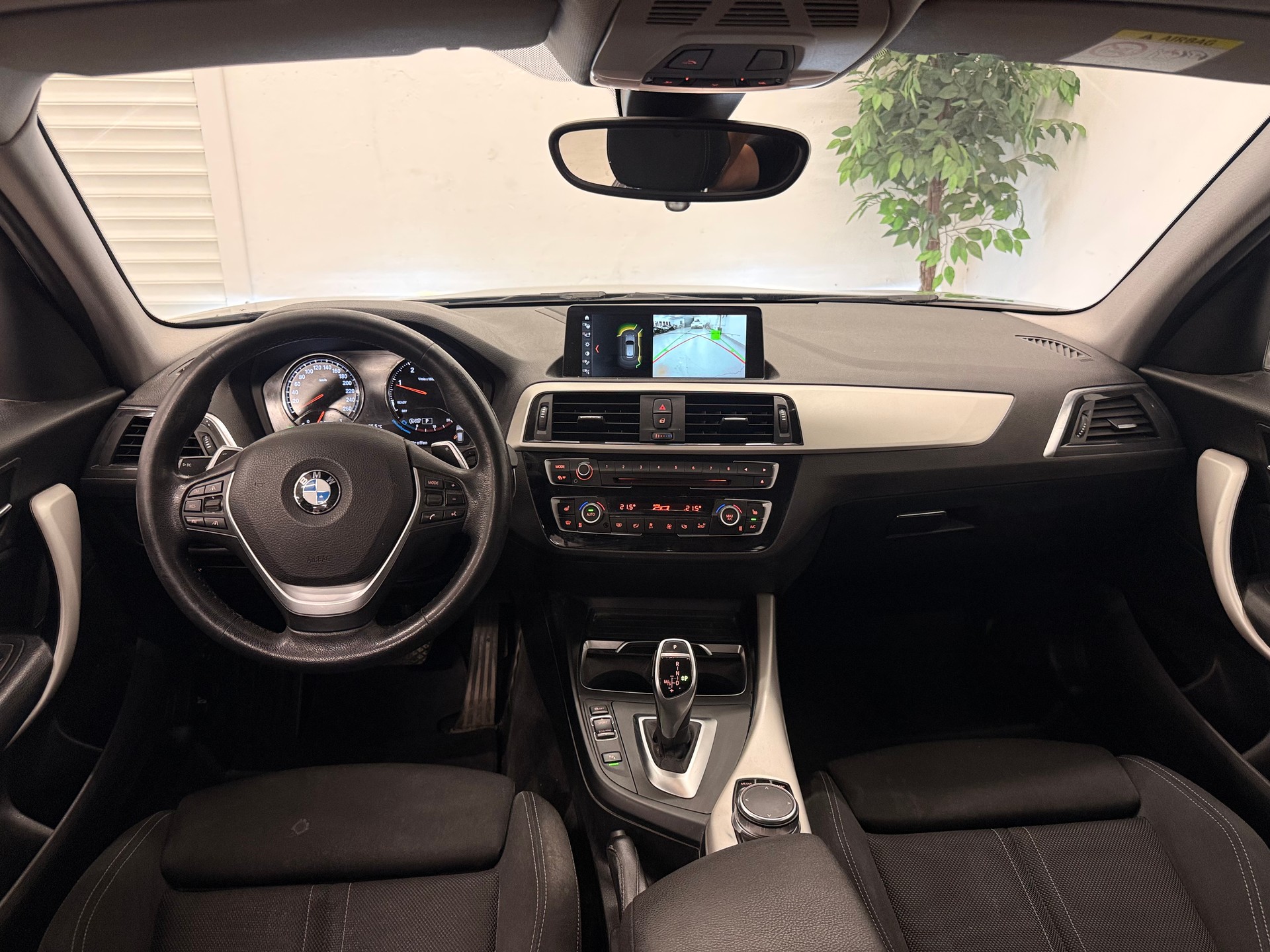 BMW 120d xDrive Edition Sport Line Steptronic-image-8