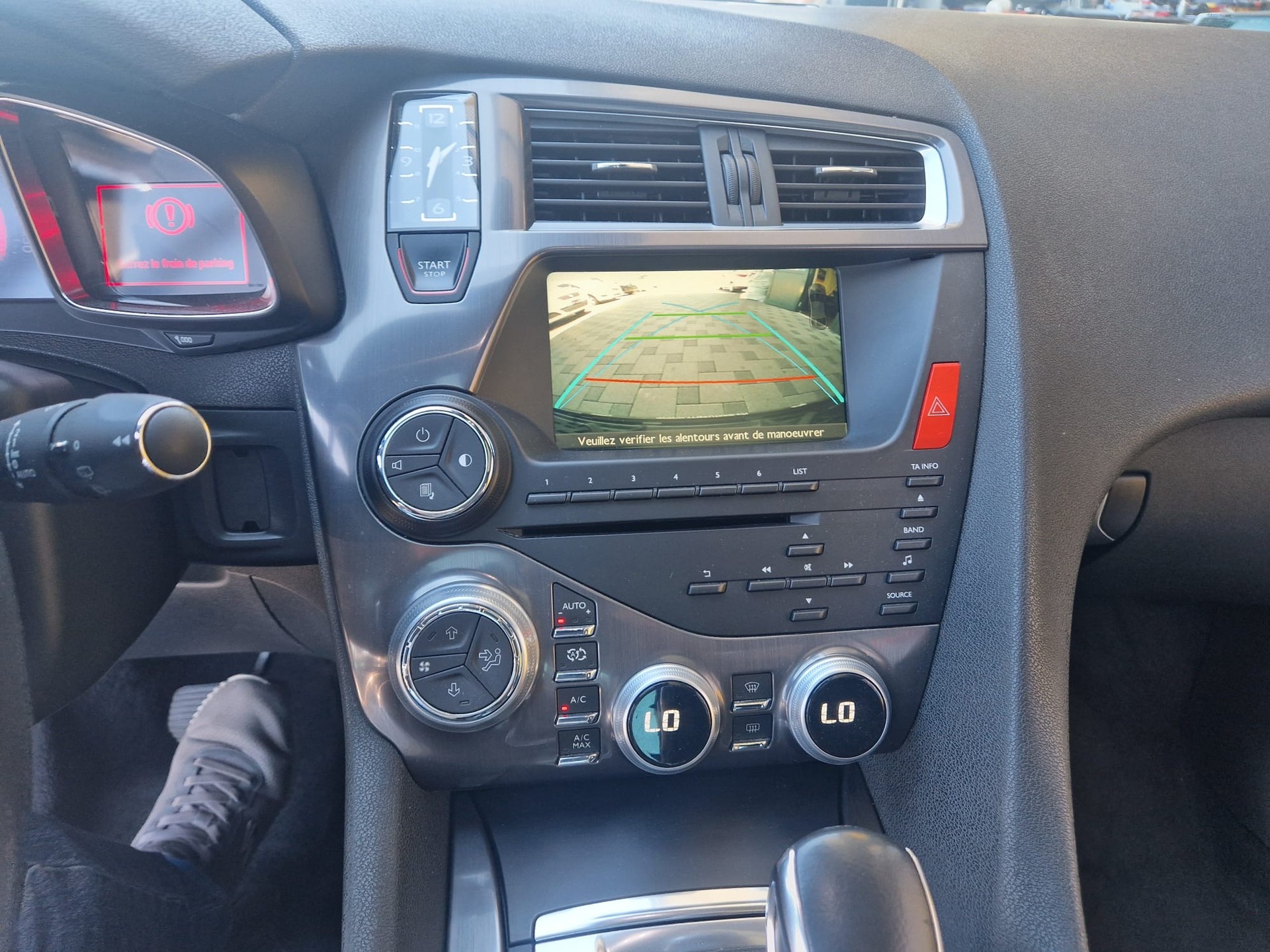 DS AUTOMOBILES DS5 2.0 HDi SO Chic Automatic-image-9