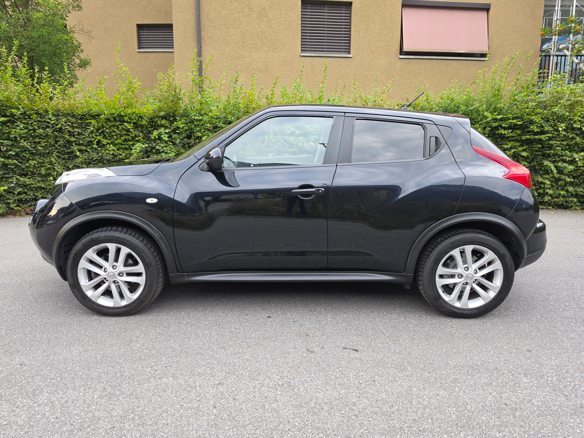NISSAN Juke 1.6 DIG-T tekna 4x4 Xtronic M-CVT-image-1